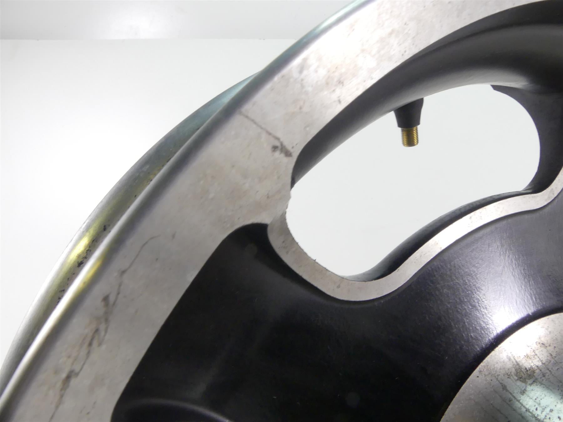 2011 Harley Touring FLTRX Road Glide Straight Front Wheel Rim 18x3.5 43300164 {{ shop.shopifyCountryName }} - Mototech271