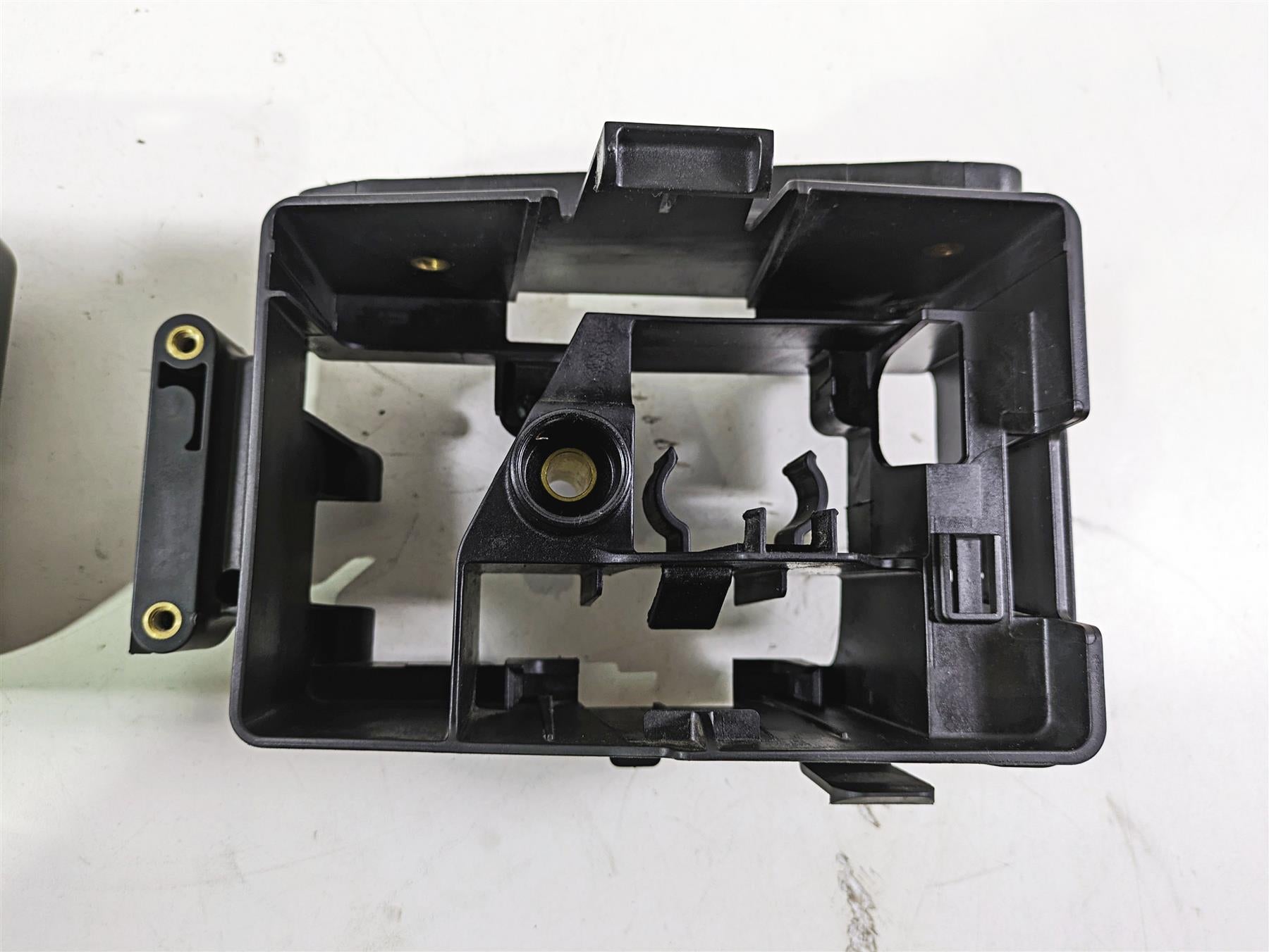 2017 Harley Dyna FXDB Street Bob Electrical Carrier & Black Cover 70367-12 {{ shop.shopifyCountryName }} - Mototech271