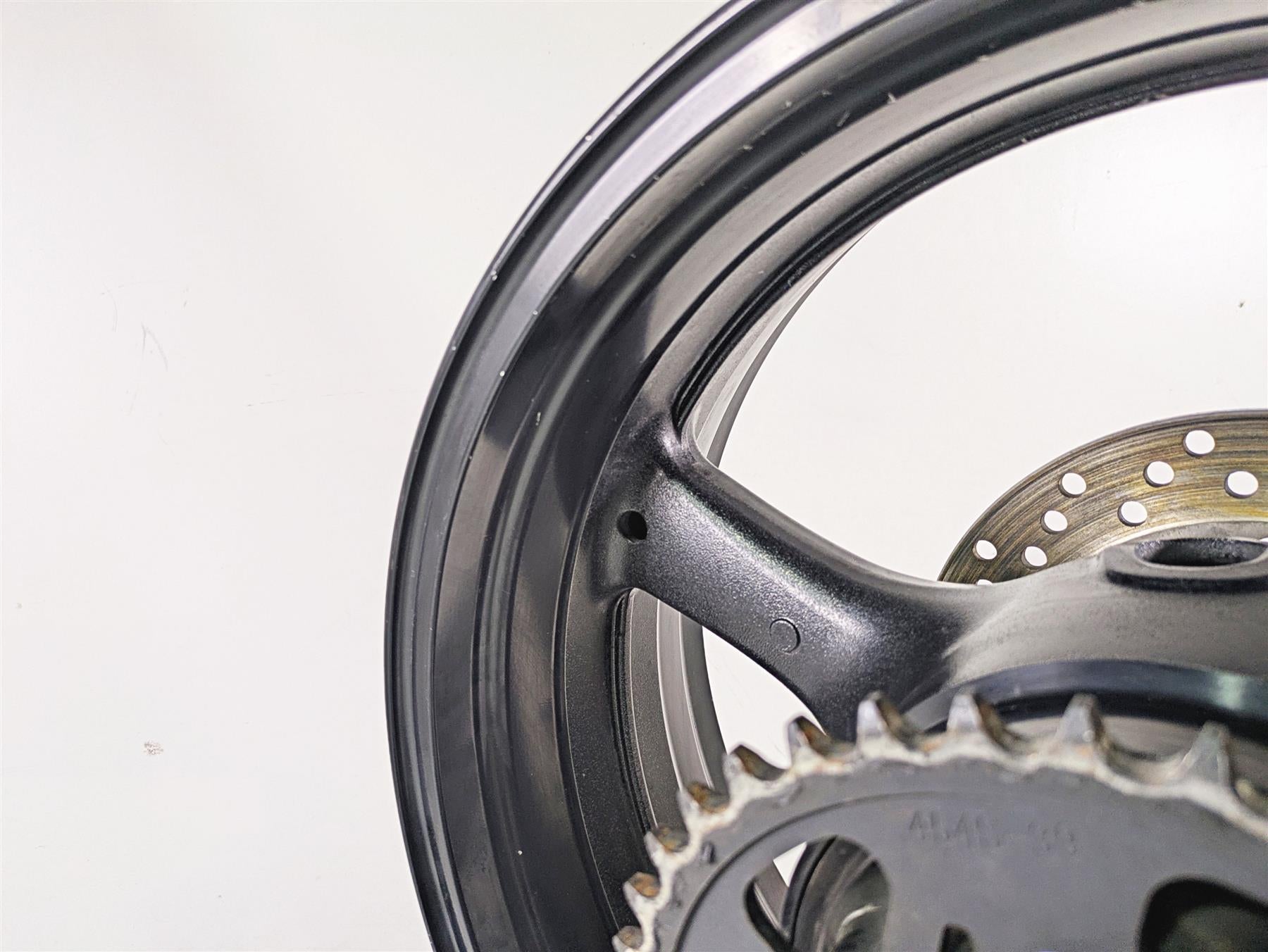 2016 Kawasaki ZX10R Ninja Straight 17x6 Rear Wheel Rim 41073-0688-18F {{ shop.shopifyCountryName }} - Mototech271