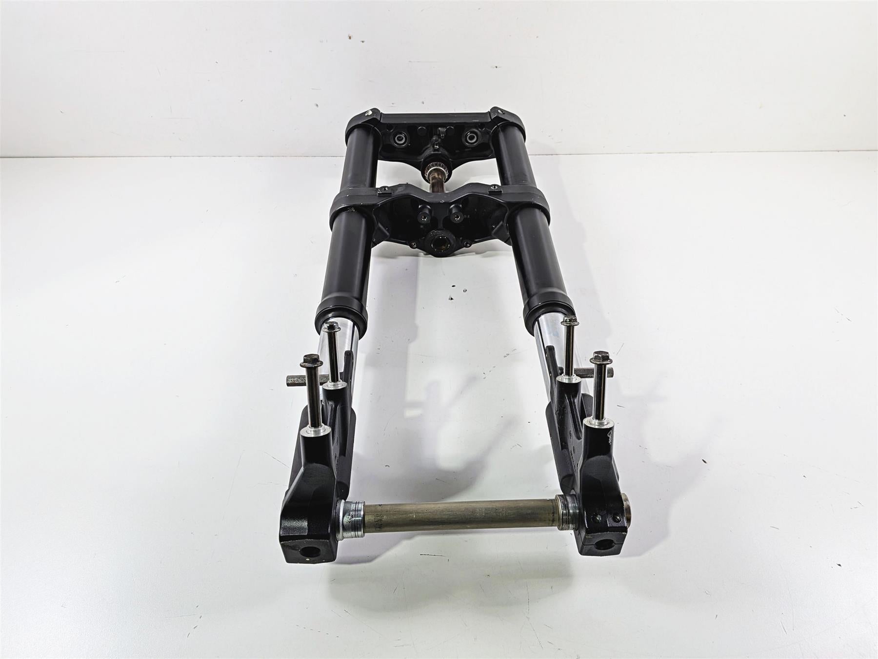 2014 Suzuki M109R VZR1800 Boulevard Front Fork Triple Tree Axle Set 51103-48G31 {{ shop.shopifyCountryName }} - Mototech271