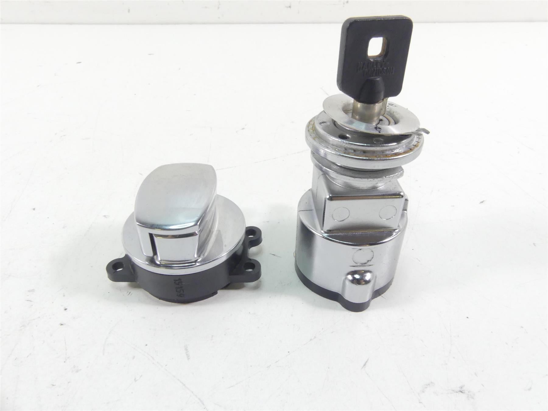 2015 Harley FXDF Dyna Fat Bob Ignition Switch Steering Lock Key Set 71430-12 {{ shop.shopifyCountryName }} - Mototech271