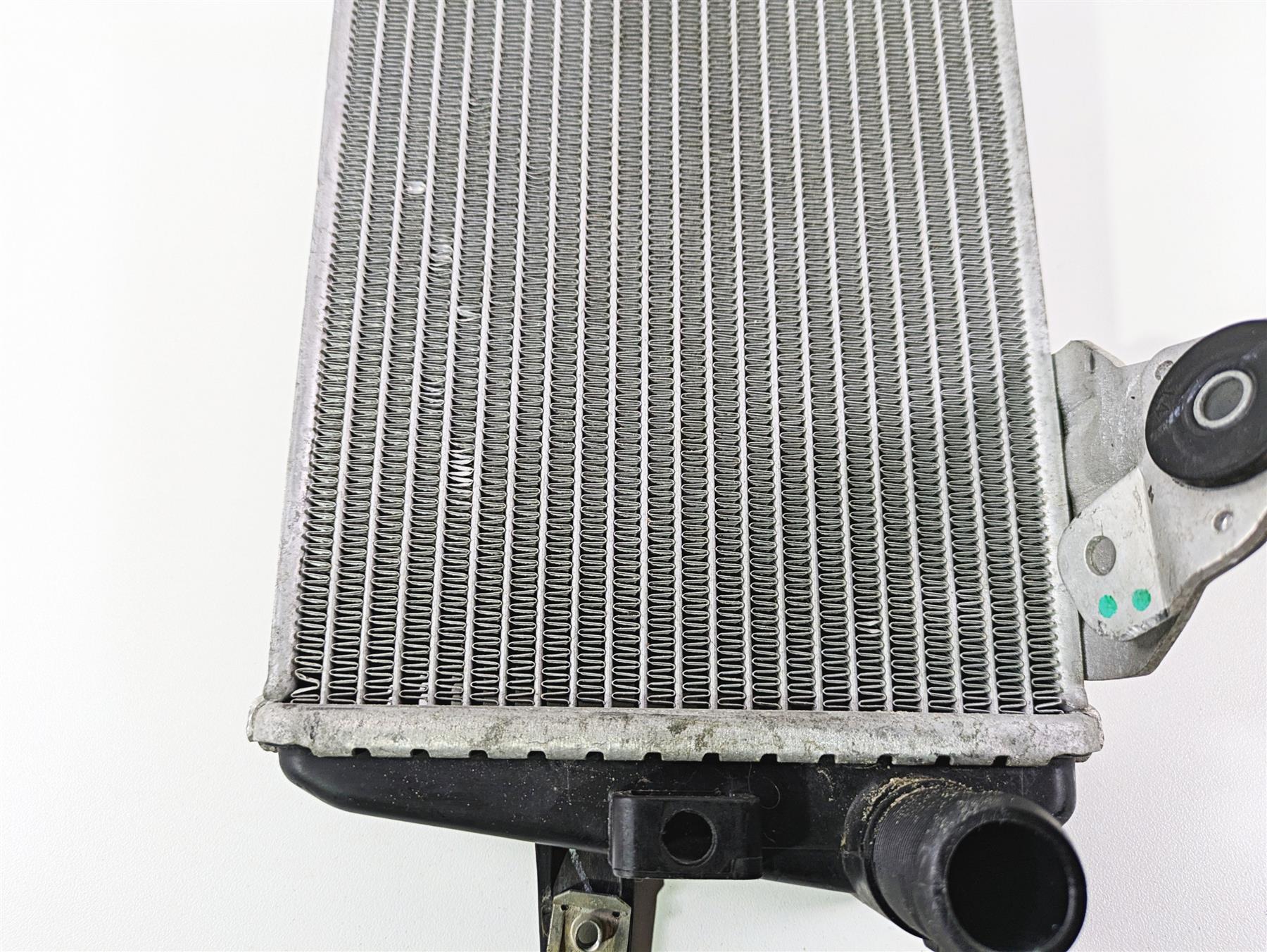 2019 BMW R1250RT K52 Left Radiator Fan Hoses Set 17118546408 {{ shop.shopifyCountryName }} - Mototech271