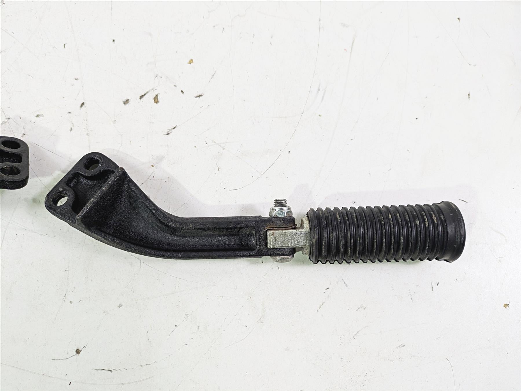 2015 Harley FXDL Dyna Low Rider Passenger Footpeg Foot Pegs 49224-06 49230-06 {{ shop.shopifyCountryName }} - Mototech271