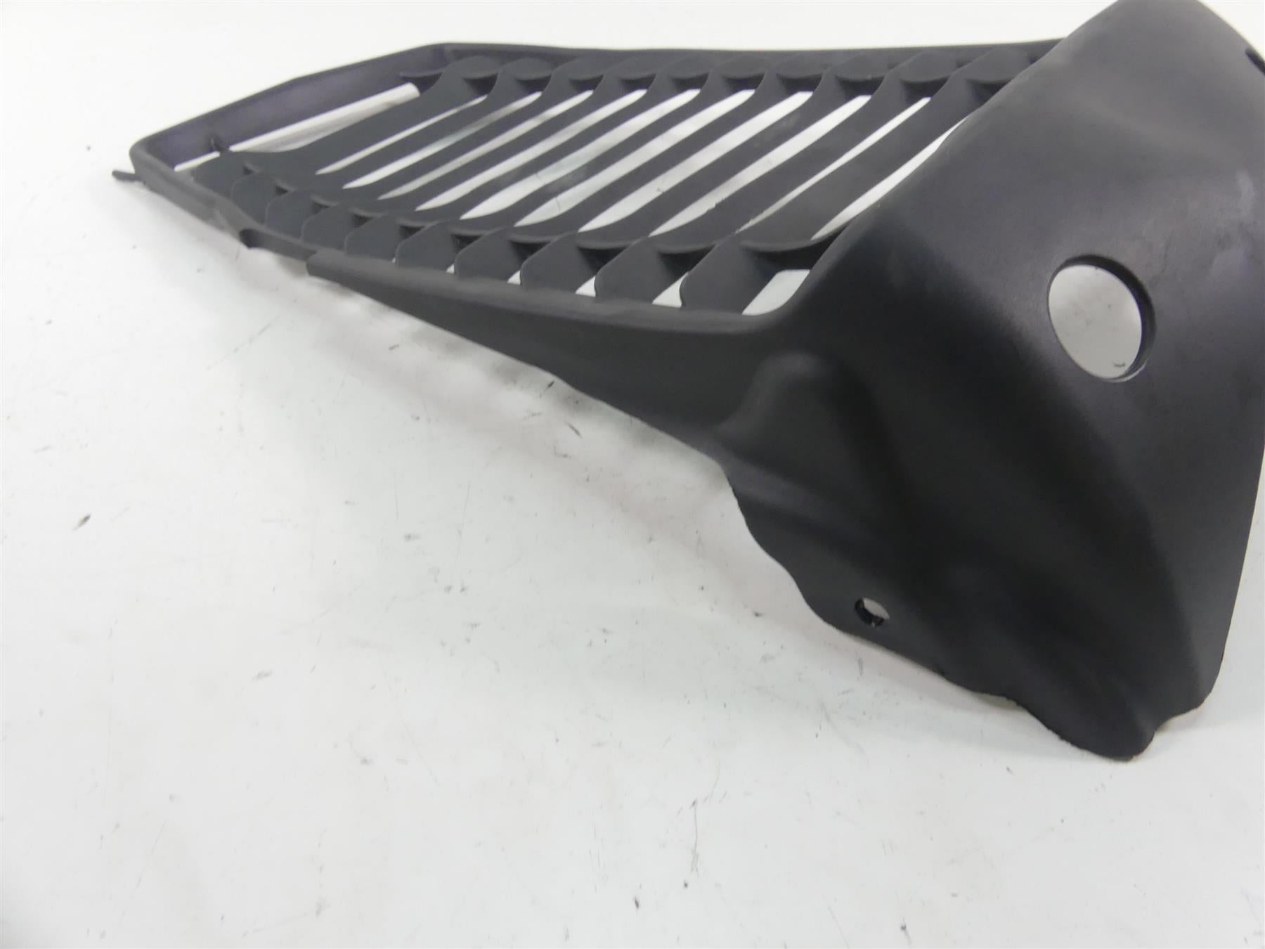 2018 Indian Scout Sixty Radiator Cover Fairing Shroud 5451861 {{ shop.shopifyCountryName }} - Mototech271