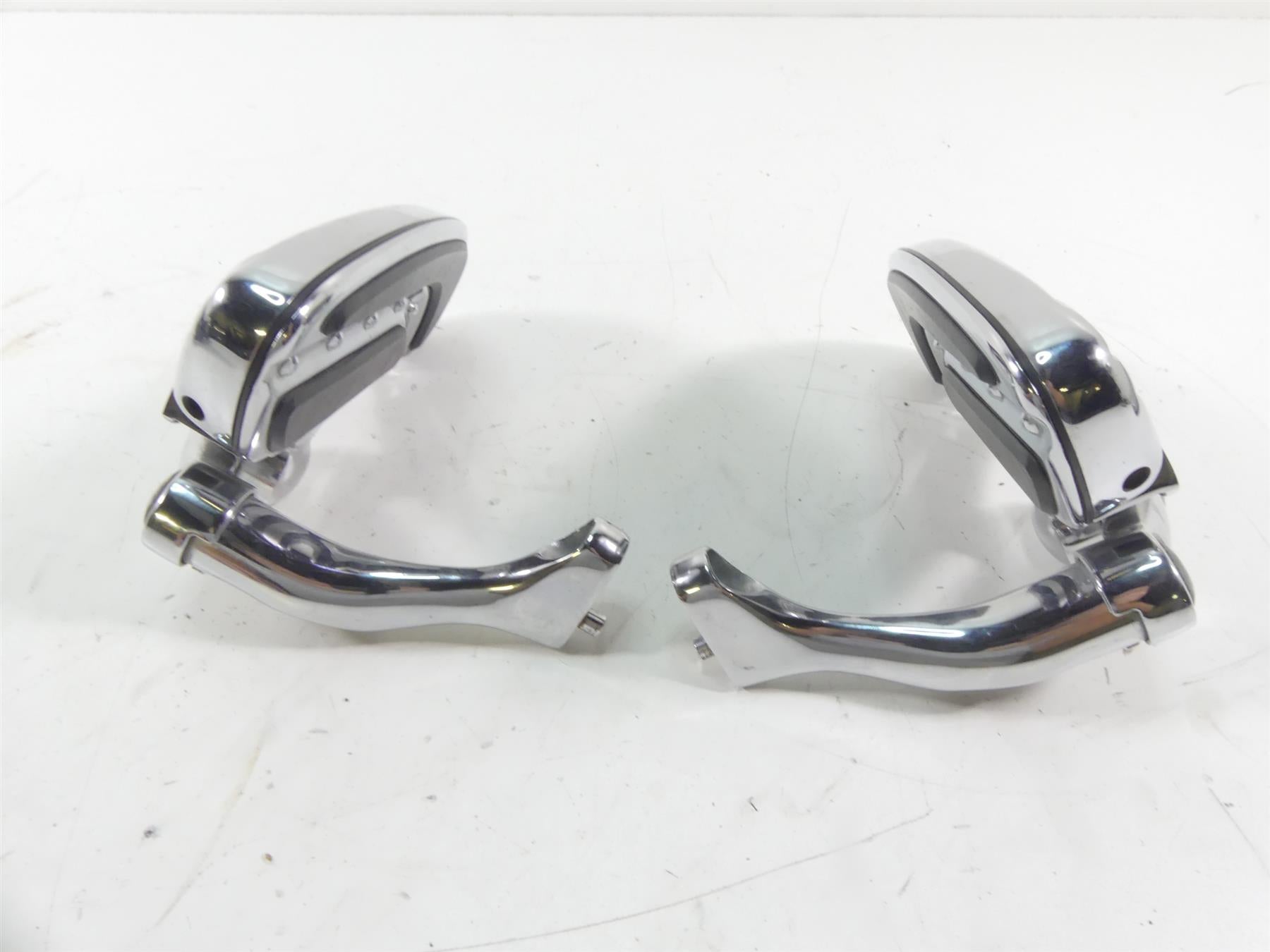 2007 Harley Touring FLHTCU SE CVO Electra Glide Rear Floor Board Set 50700-04 {{ shop.shopifyCountryName }} - Mototech271