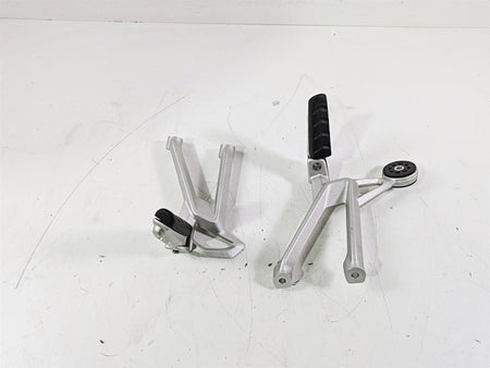 2016 BMW R1200RS K54 Passenger Footpeg Foot Peg Set 46718540798 46718540799 {{ shop.shopifyCountryName }} - Mototech271