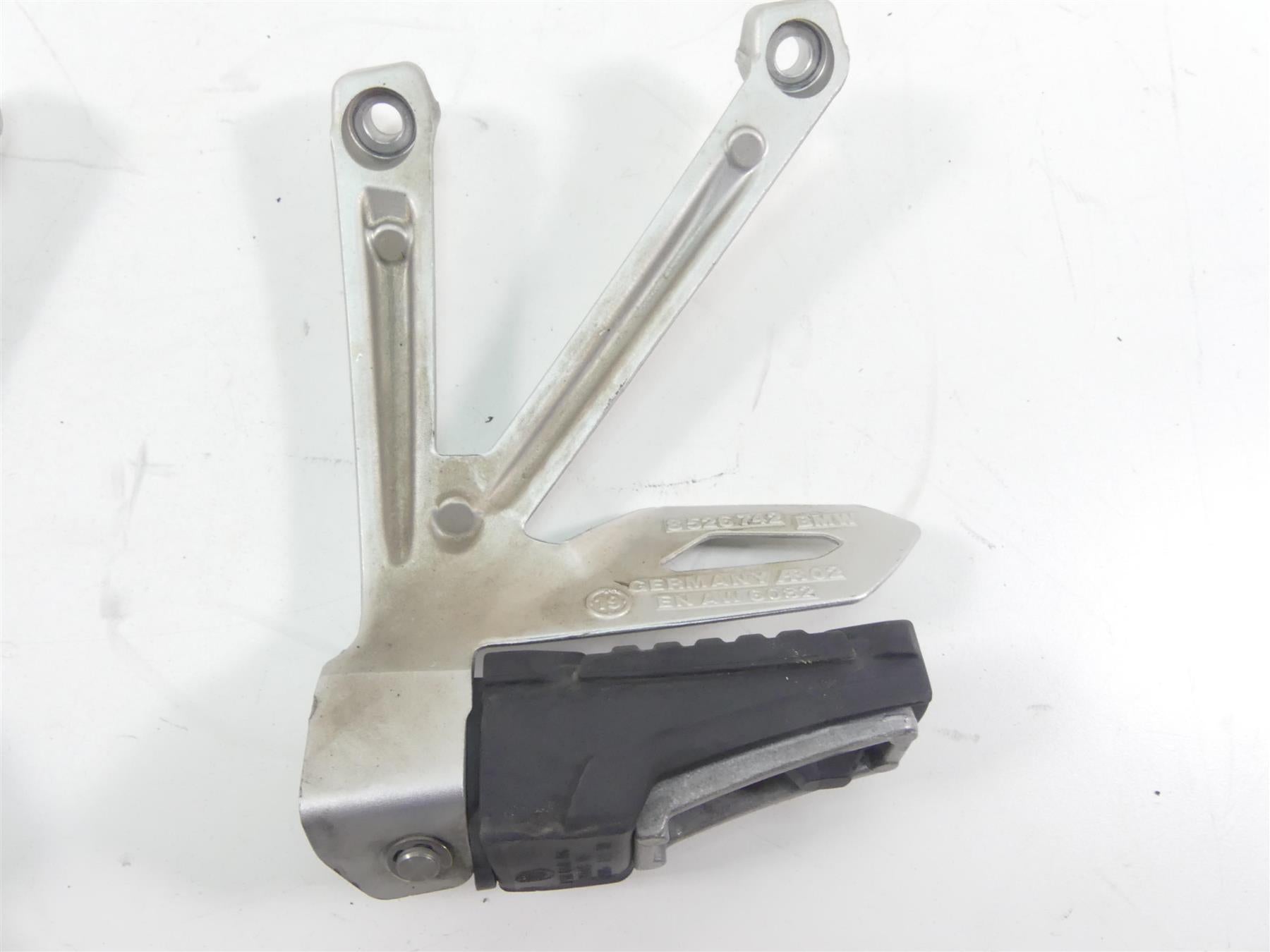2019 BMW R1250GS K50 Rear Passenger Footpeg Rest Set 46718526741 46718526742 {{ shop.shopifyCountryName }} - Mototech271