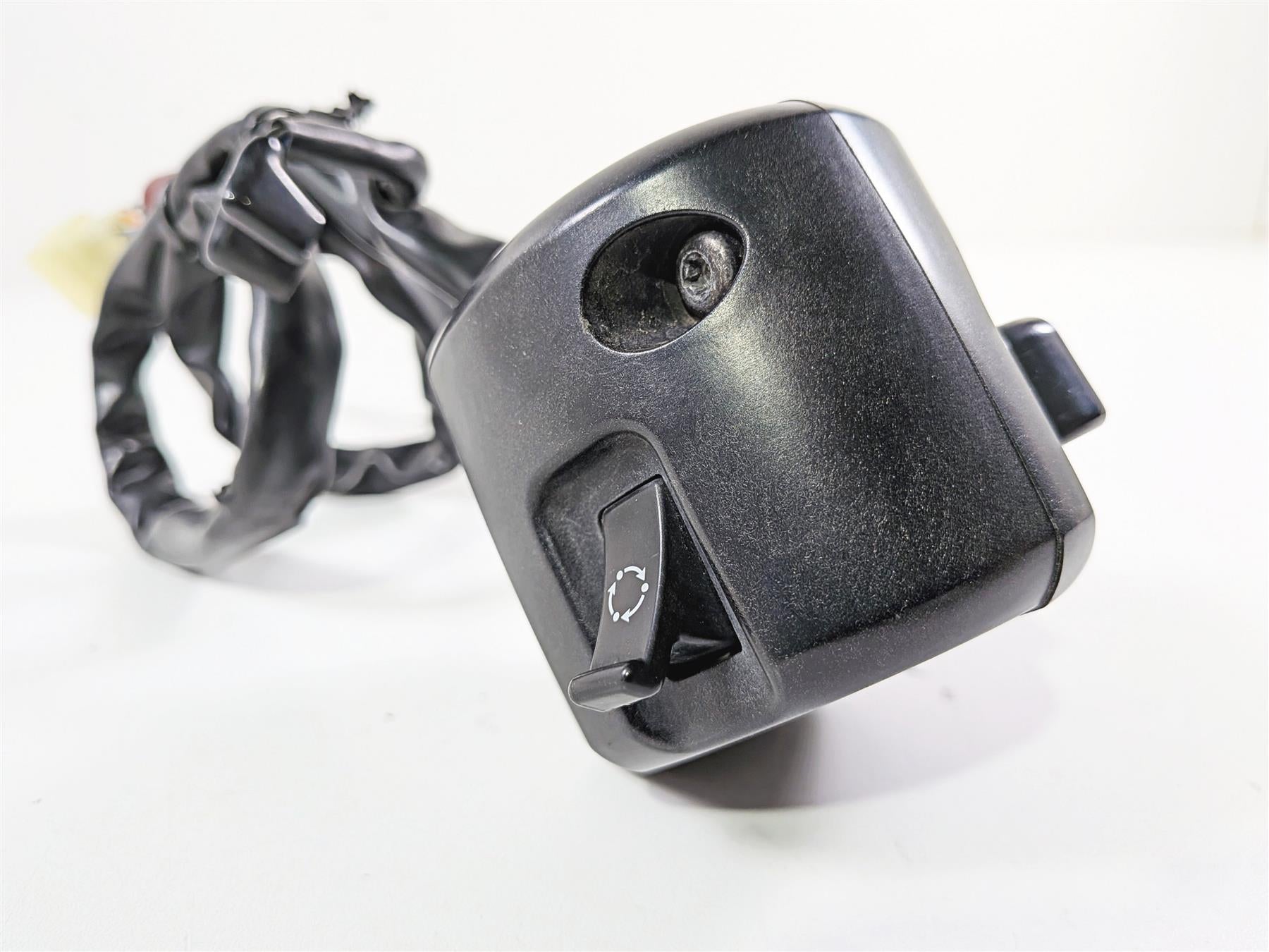 2017 Victory Octane 1200 Left Hand Turn Signal Control Switch 4014451 {{ shop.shopifyCountryName }} - Mototech271
