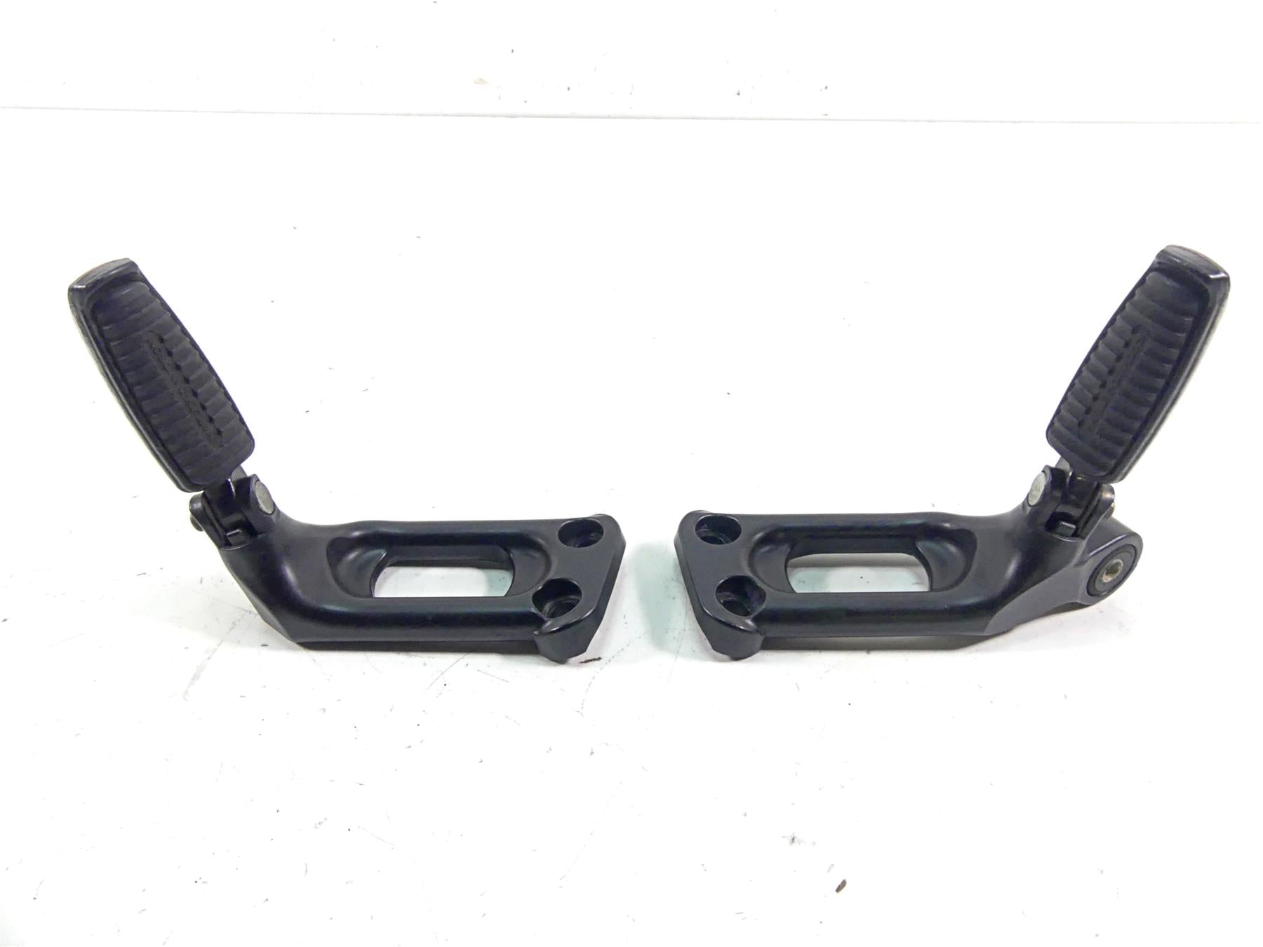 2015 Harley Davidson VRSCDX Night Rod Sp Rear Passenger Footpeg Set 51723-07 {{ shop.shopifyCountryName }} - Mototech271