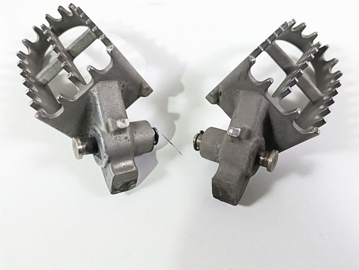 2006 BMW R1200GS K255 Adv Front Footpeg Rest Set 46717694557 {{ shop.shopifyCountryName }} - Mototech271