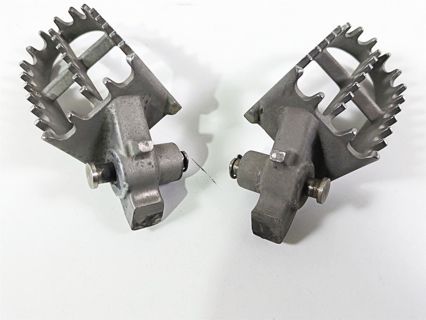 2006 BMW R1200GS K255 Adv Front Footpeg Rest Set 46717694557 {{ shop.shopifyCountryName }} - Mototech271