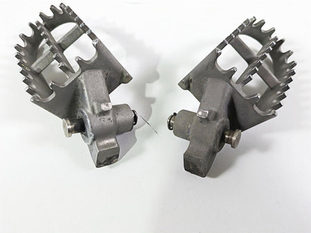2006 BMW R1200GS K255 Adv Front Footpeg Rest Set 46717694557 {{ shop.shopifyCountryName }} - Mototech271