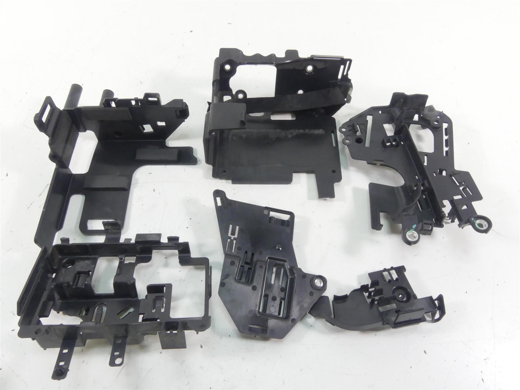 2019 Harley Softail FXBB Street Bob Electrical Carrier Plastic Set 69201523 {{ shop.shopifyCountryName }} - Mototech271
