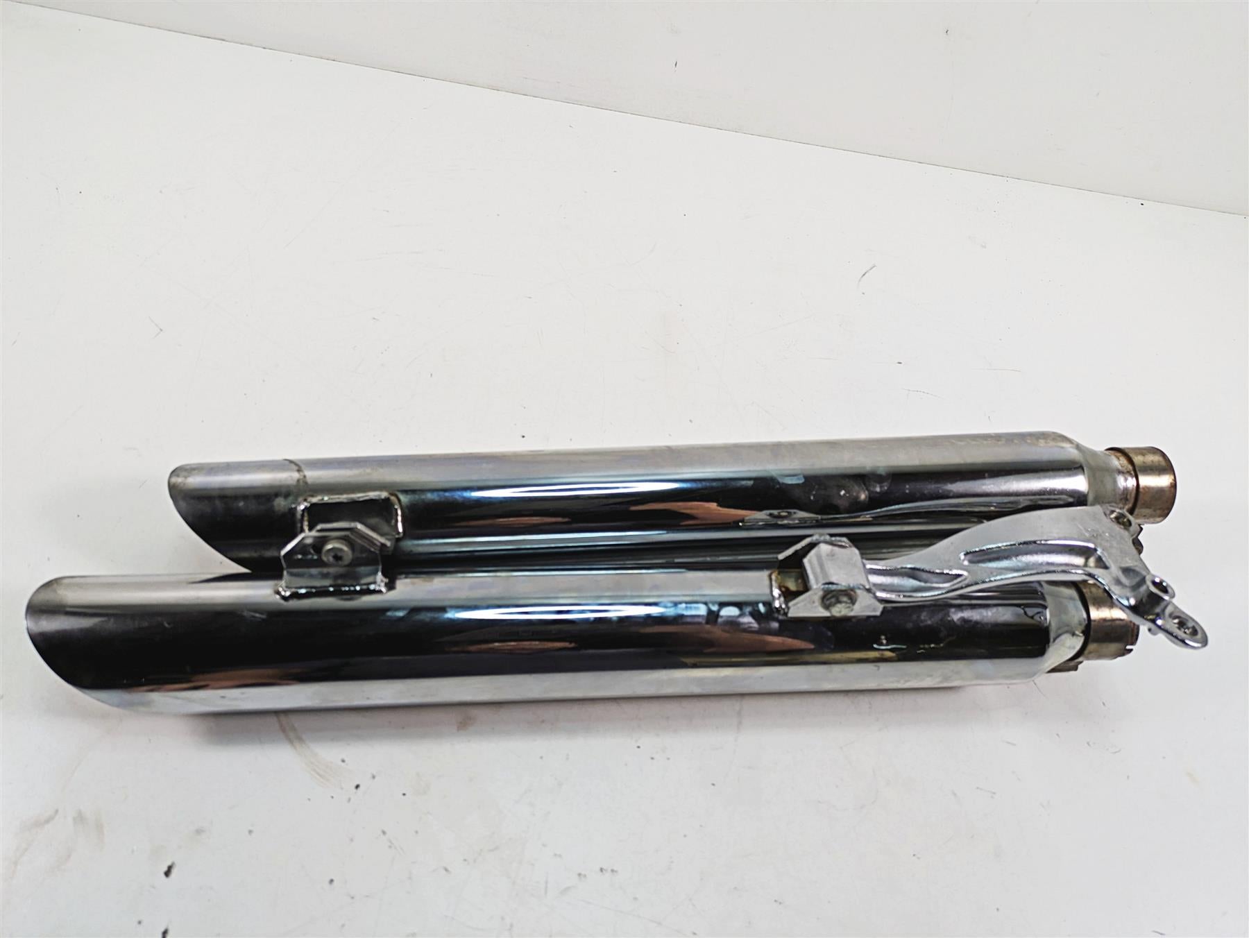 2009 Harley Dyna FXDFSE CVO Fat Bob Exhaust Pipe Muffler Set 65884-09 65886-09 {{ shop.shopifyCountryName }} - Mototech271