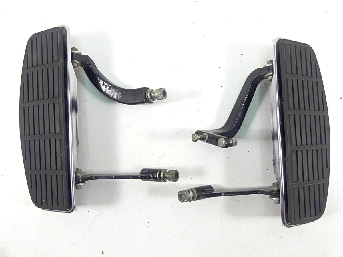 2004 Harley Touring FLHTCUI Electra Glide Front Floor Board Set 50621-79A {{ shop.shopifyCountryName }} - Mototech271