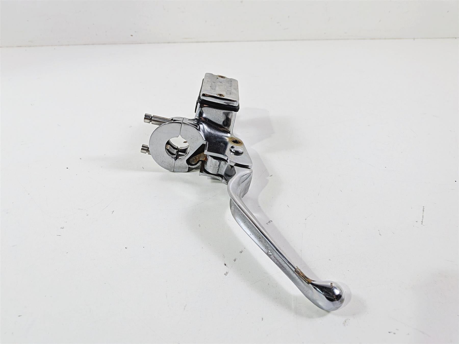 1993 Harley Touring FLHTCU Electra Glide Front Brake Master Cylinder 45013-93A {{ shop.shopifyCountryName }} - Mototech271