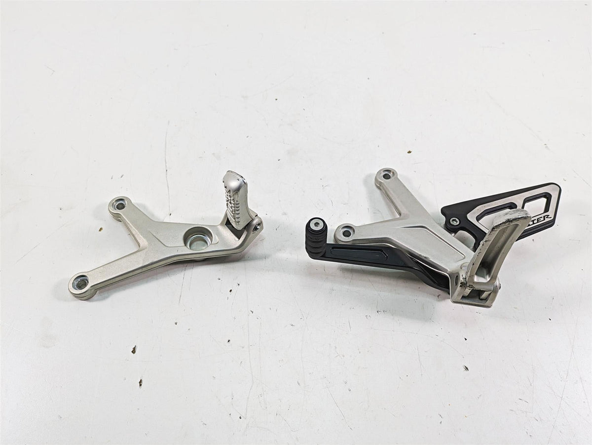 2017 Mv Agusta Dragster 800 Front Rider Footpeg Rest Set 8000B6239 8000B6238 {{ shop.shopifyCountryName }} - Mototech271