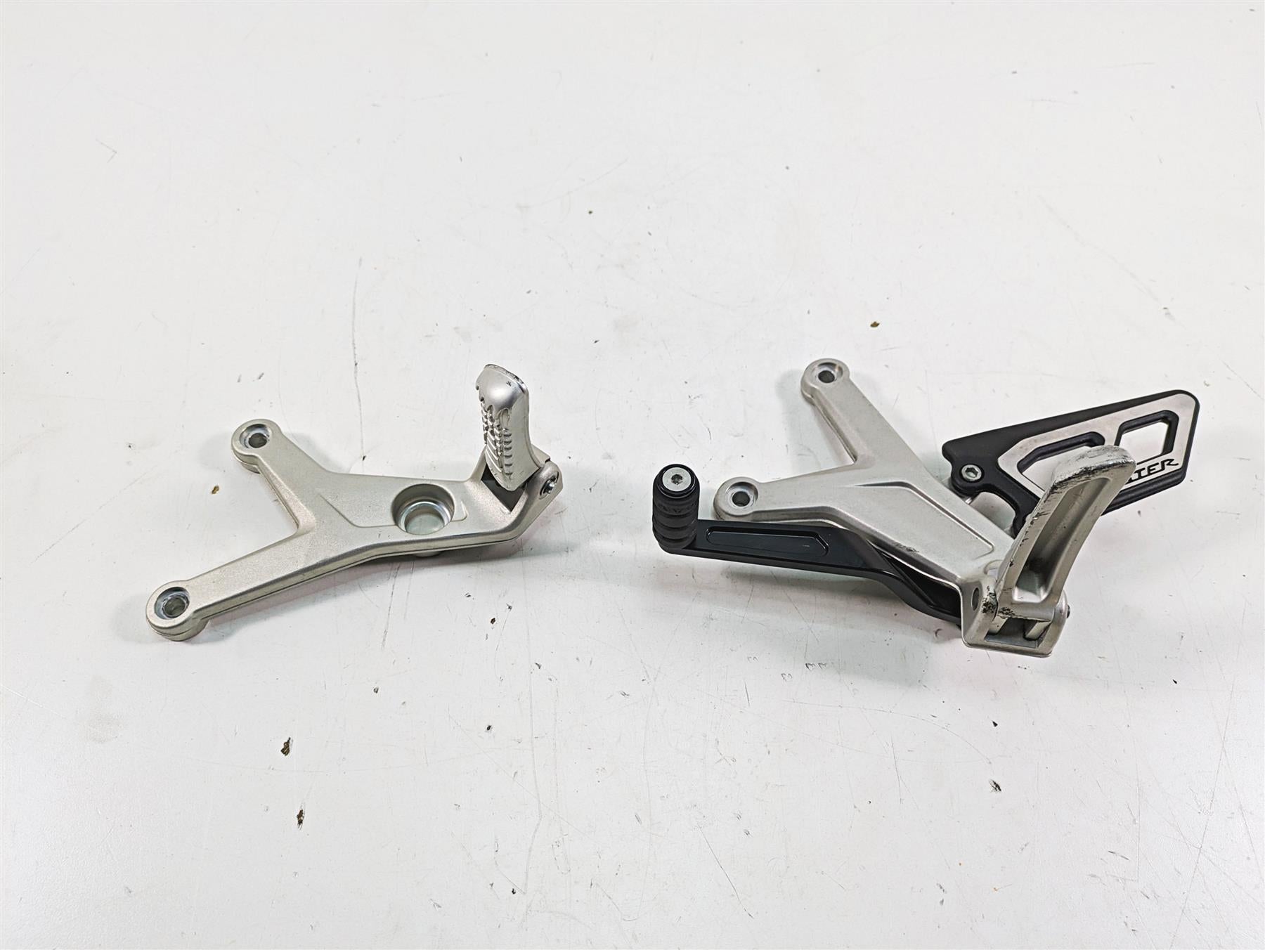 2017 Mv Agusta Dragster 800 Front Rider Footpeg Rest Set 8000B6239 8000B6238 {{ shop.shopifyCountryName }} - Mototech271