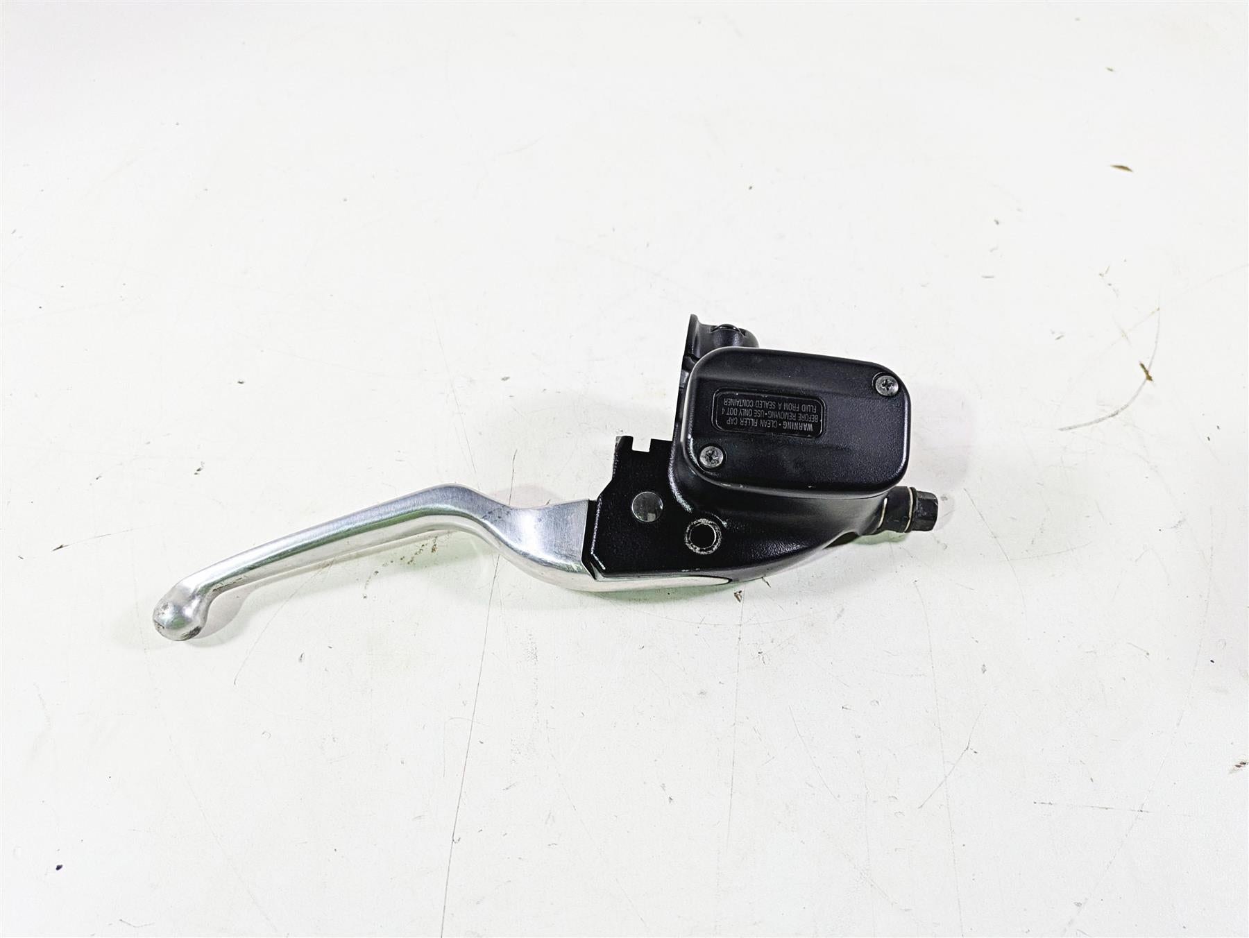 2018 Harley Softail FXFBS Fat Bob Front Brake Master Cylinder 5/8" 41700492 {{ shop.shopifyCountryName }} - Mototech271