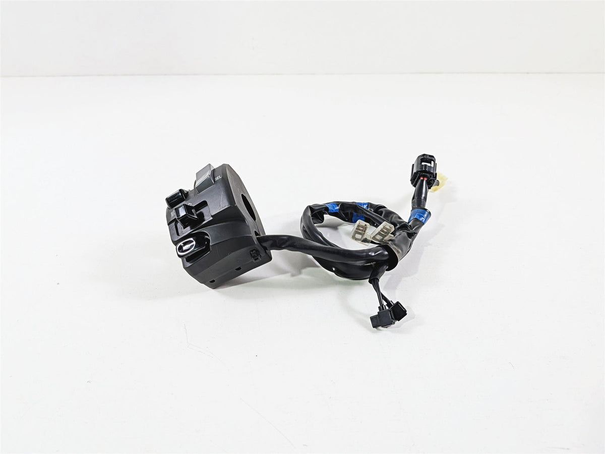 2025 Yamaha YZF R7 Nice Left Side Light Hand Control Switch BEB-83969-00-00 {{ shop.shopifyCountryName }} - Mototech271