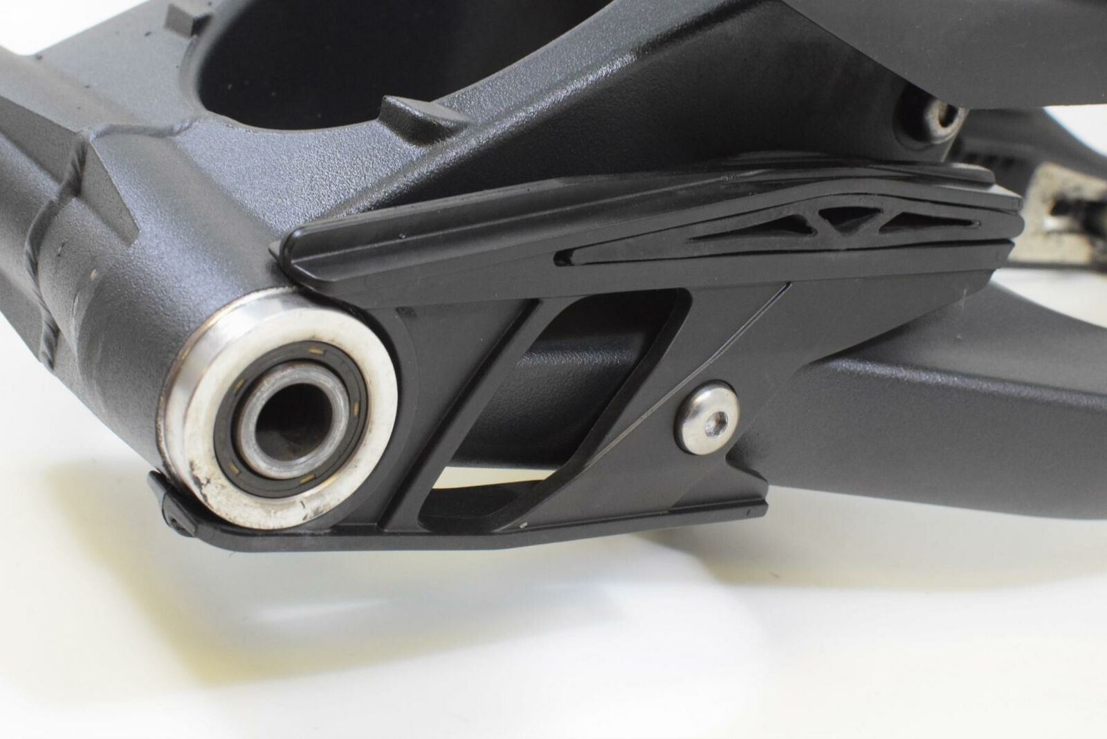 2012 Triumph Street Triple 675 R Rear Swingarm Swing Arm T2051692 {{ shop.shopifyCountryName }} - Mototech271