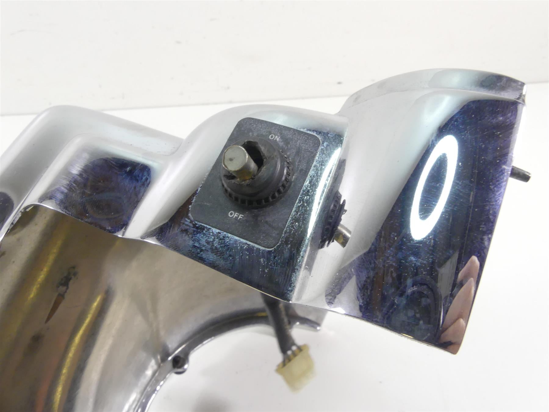 2002 Harley Touring FLHRCI Road King Chrome Headlight Covers Nacelle 67866-94 {{ shop.shopifyCountryName }} - Mototech271