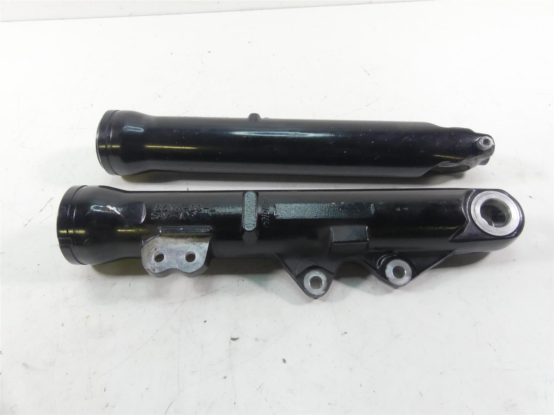2019 Harley Softail FXBB Street Bob Showa Front Fork Lower Tubes Slider 45500488 {{ shop.shopifyCountryName }} - Mototech271