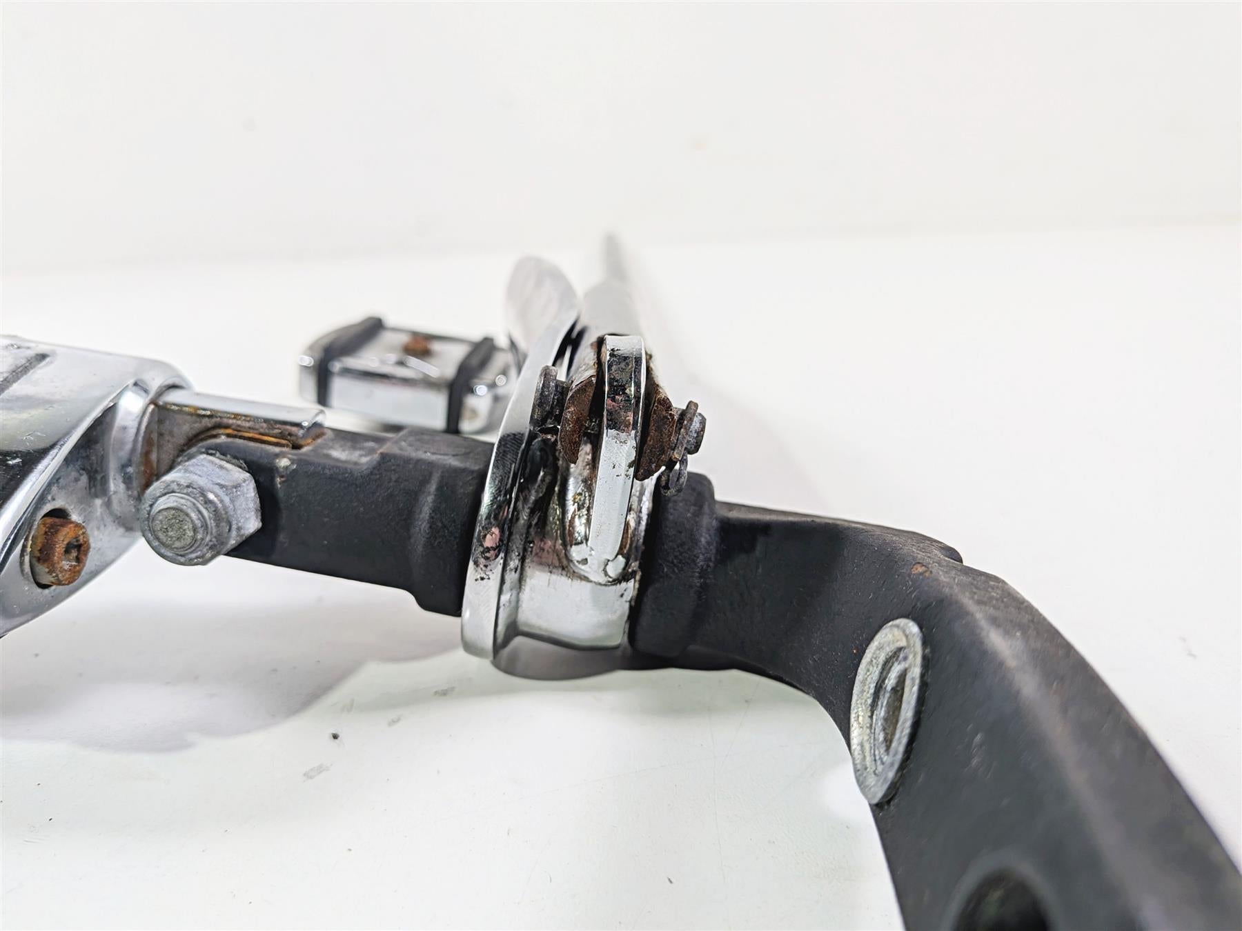 1998 Harley Dyna FXDL Low Rider Front Rider Footpeg + Brake Shift Lever 50649-90 {{ shop.shopifyCountryName }} - Mototech271