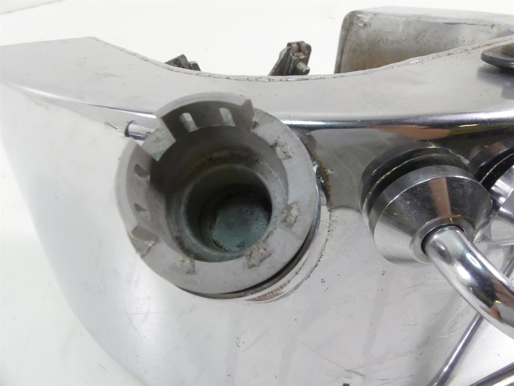 2004 Harley Softail FLSTFI Fat Boy Chrome Oil Tank Reservoir + Hoses 62498-00A {{ shop.shopifyCountryName }} - Mototech271