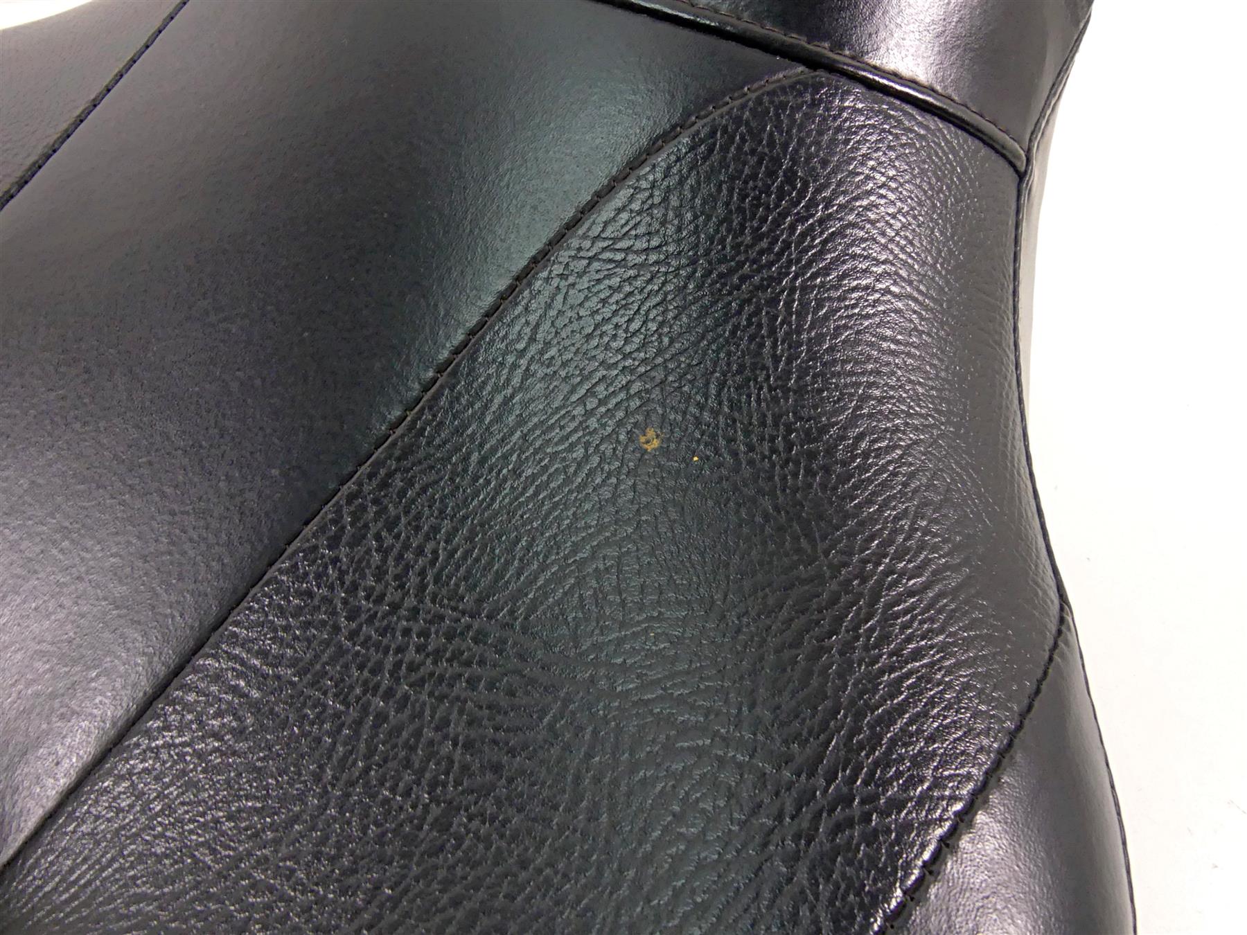 2007 Harley Touring FLHRSE CVO Road King Seat Saddle -Read 52398-07 {{ shop.shopifyCountryName }} - Mototech271