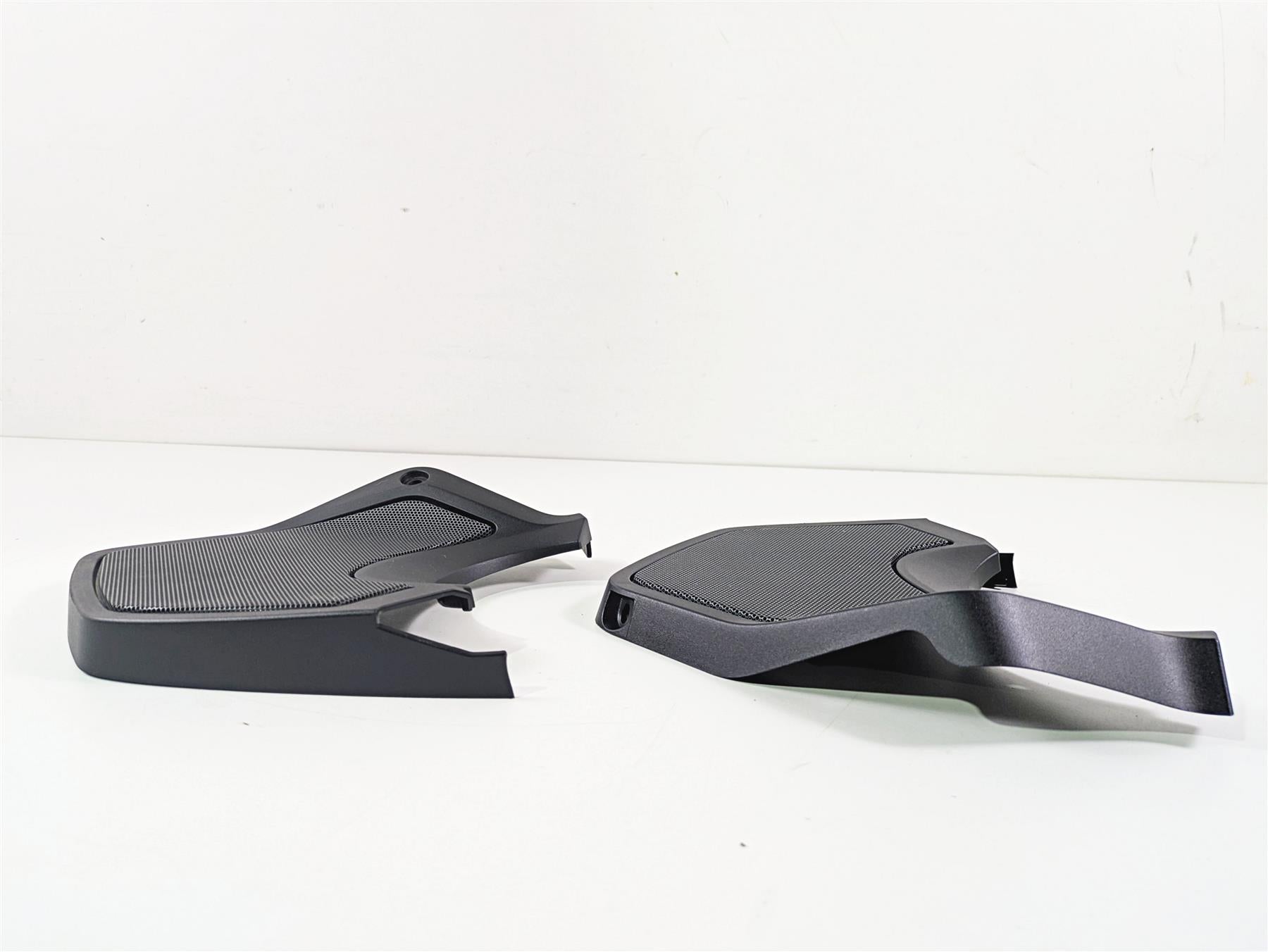 2016 BMW R1200RT K52 Front Left Right Speaker Cover Set 46638529412 46638529411 {{ shop.shopifyCountryName }} - Mototech271