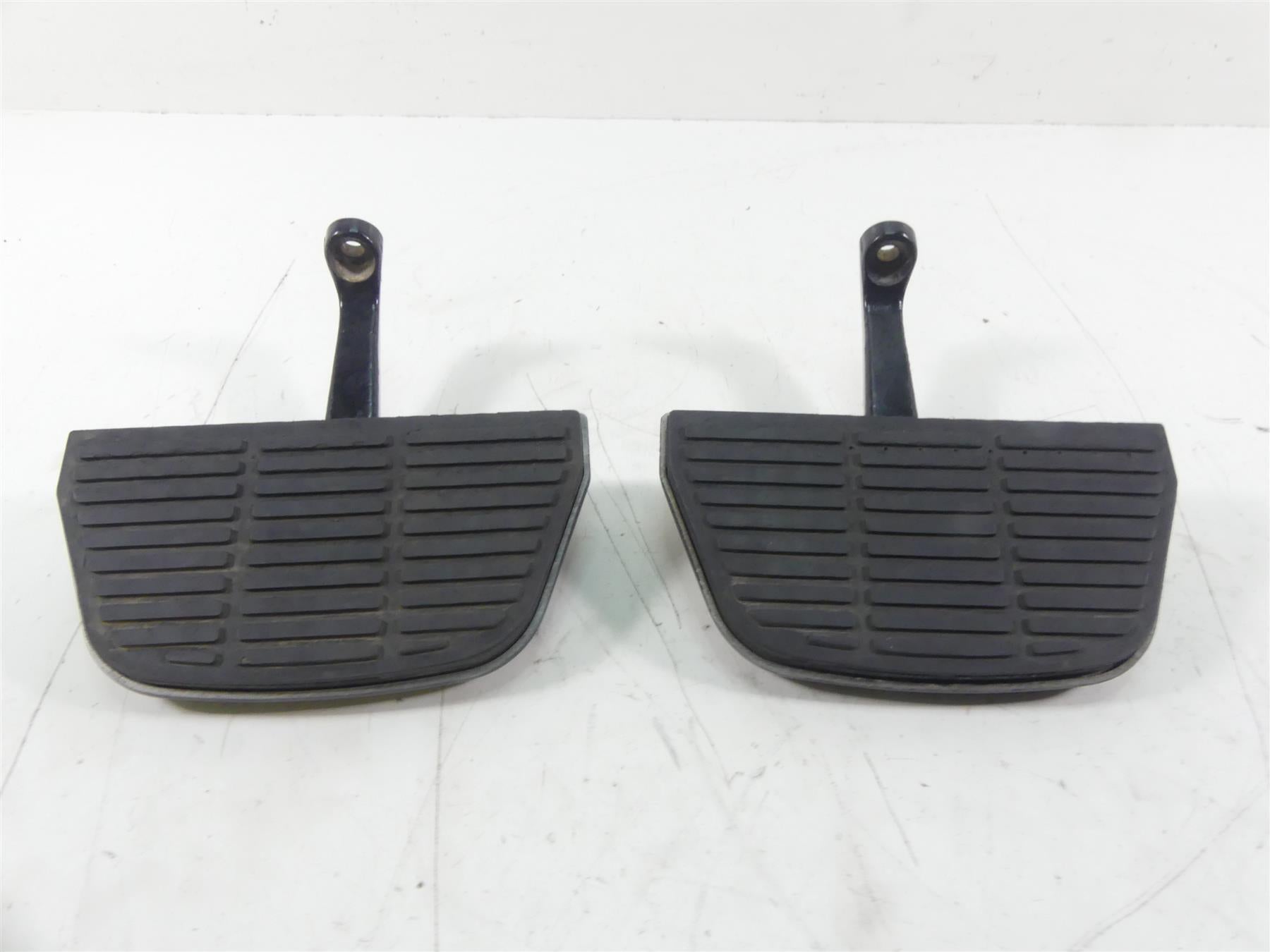1998 Harley Touring FLHTC Electra Glide Rear Passenger Floor Board Set 52719-93 {{ shop.shopifyCountryName }} - Mototech271
