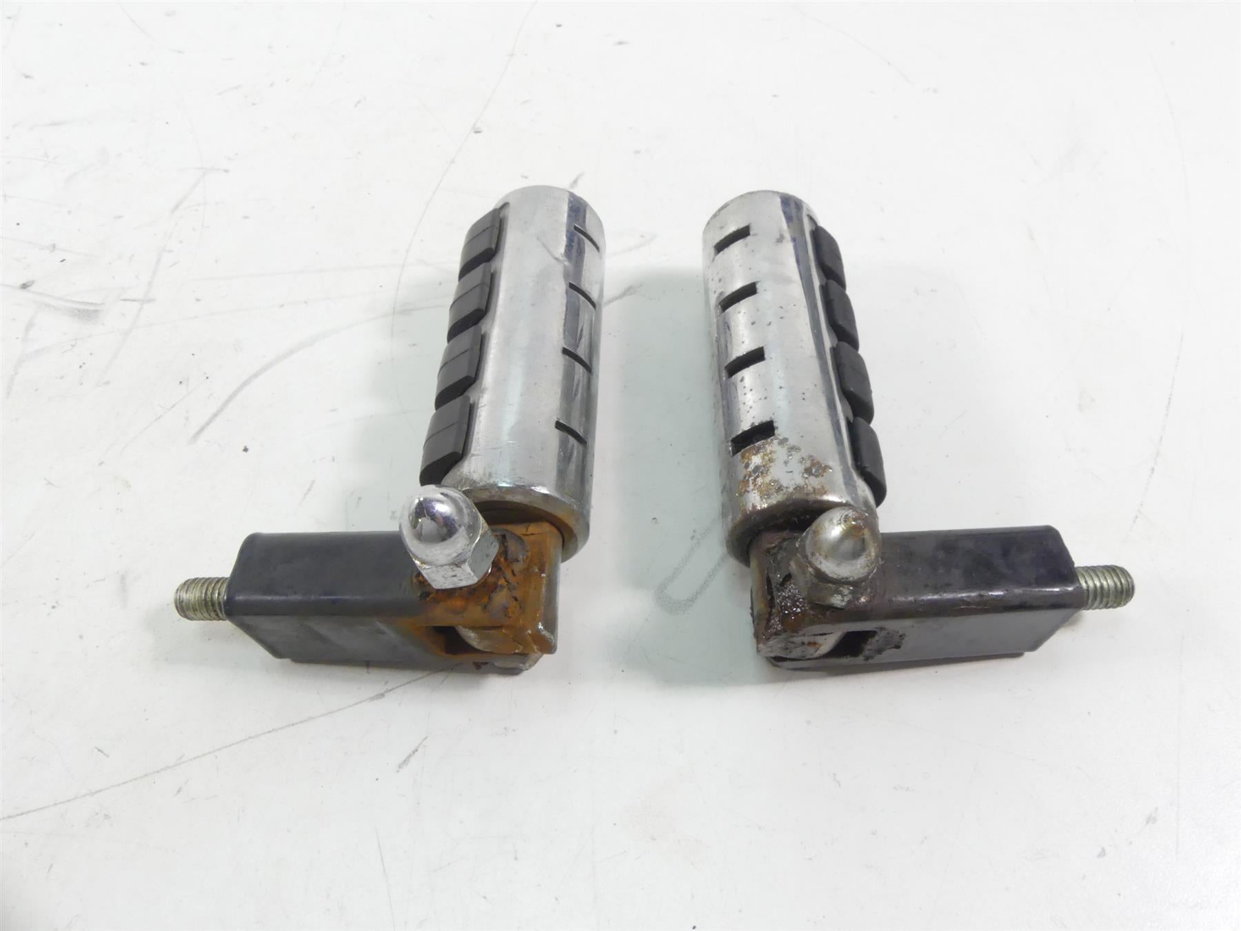 2002 Harley XL1200 Sportster Rear Passenger Foot Peg Set 50615-83 {{ shop.shopifyCountryName }} - Mototech271