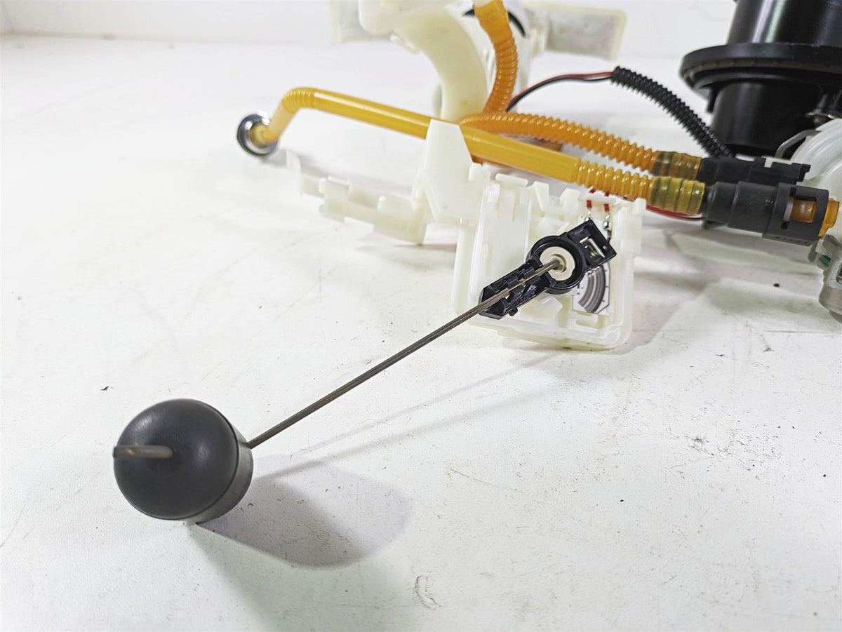 2020 Harley Touring FLHT Electra Glide Fuel Gas Petrol Pump - Tested 75069-08D {{ shop.shopifyCountryName }} - Mototech271