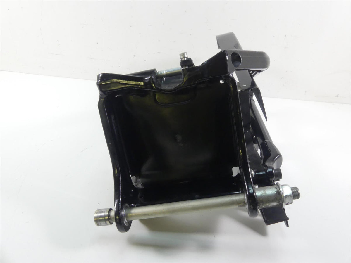 2020 Harley Softail FXBB Street Bob Swingarm Swing Arm + Axle & Guards 47400099 {{ shop.shopifyCountryName }} - Mototech271