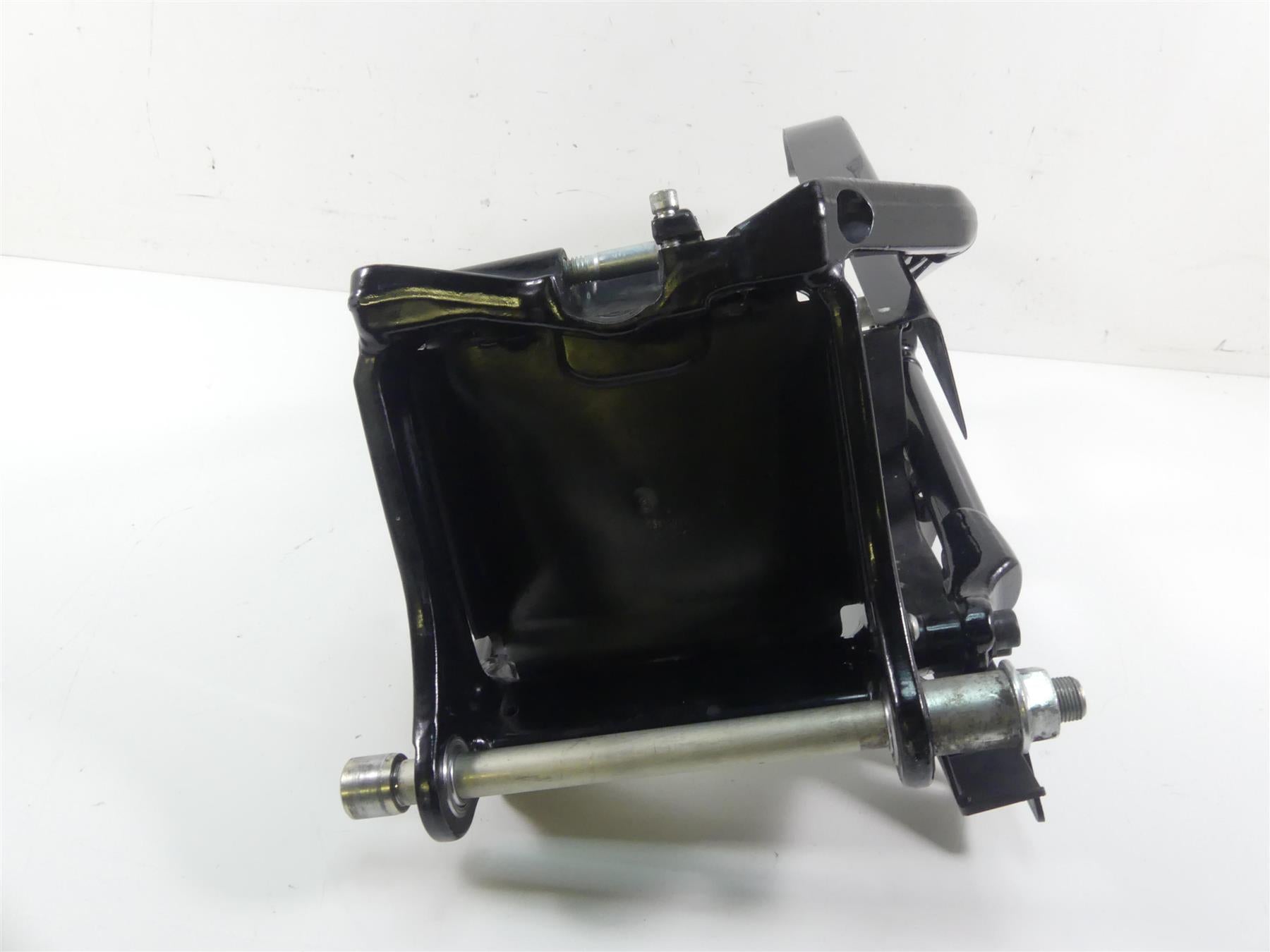 2020 Harley Softail FXBB Street Bob Swingarm Swing Arm + Axle & Guards 47400099 {{ shop.shopifyCountryName }} - Mototech271