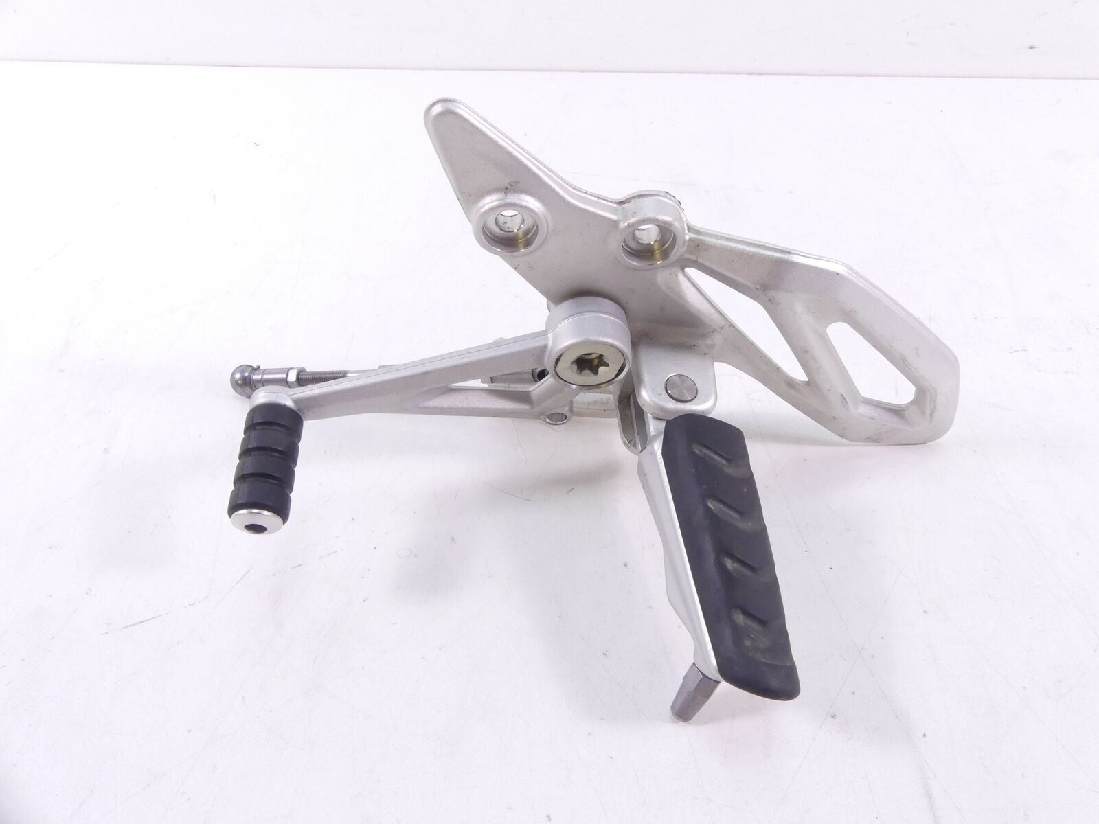 2016 BMW R1200RS K54 Left Rider Footpeg Set & Shifter Lever 46718540796 {{ shop.shopifyCountryName }} - Mototech271