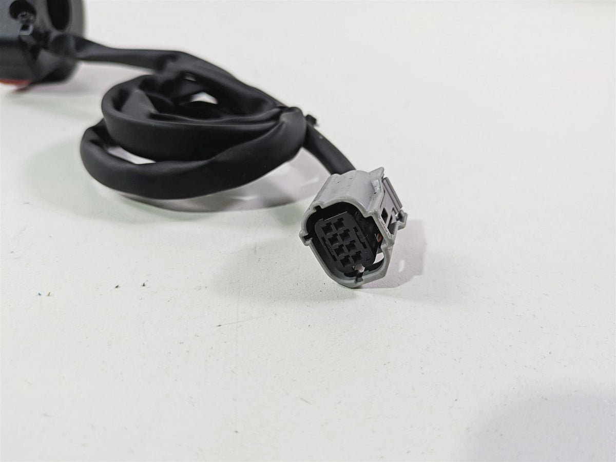 2024 Triumph Street Triple 765 R Right Hand Start Stop Control Switch T2043559 {{ shop.shopifyCountryName }} - Mototech271