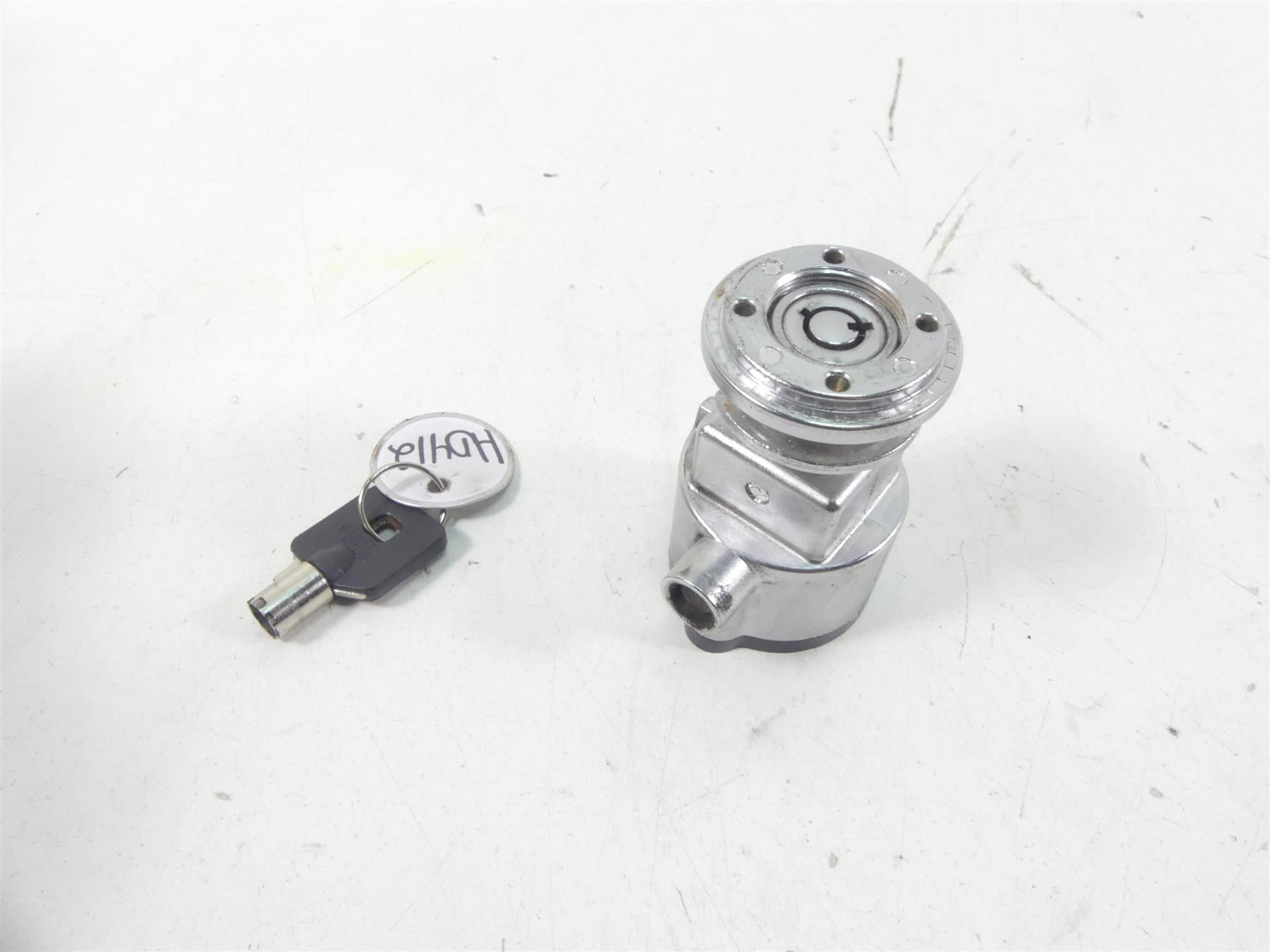 2014 Harley FXDL Dyna Low Rider Steering Fork Lock & Key  71475-06 | Mototech271