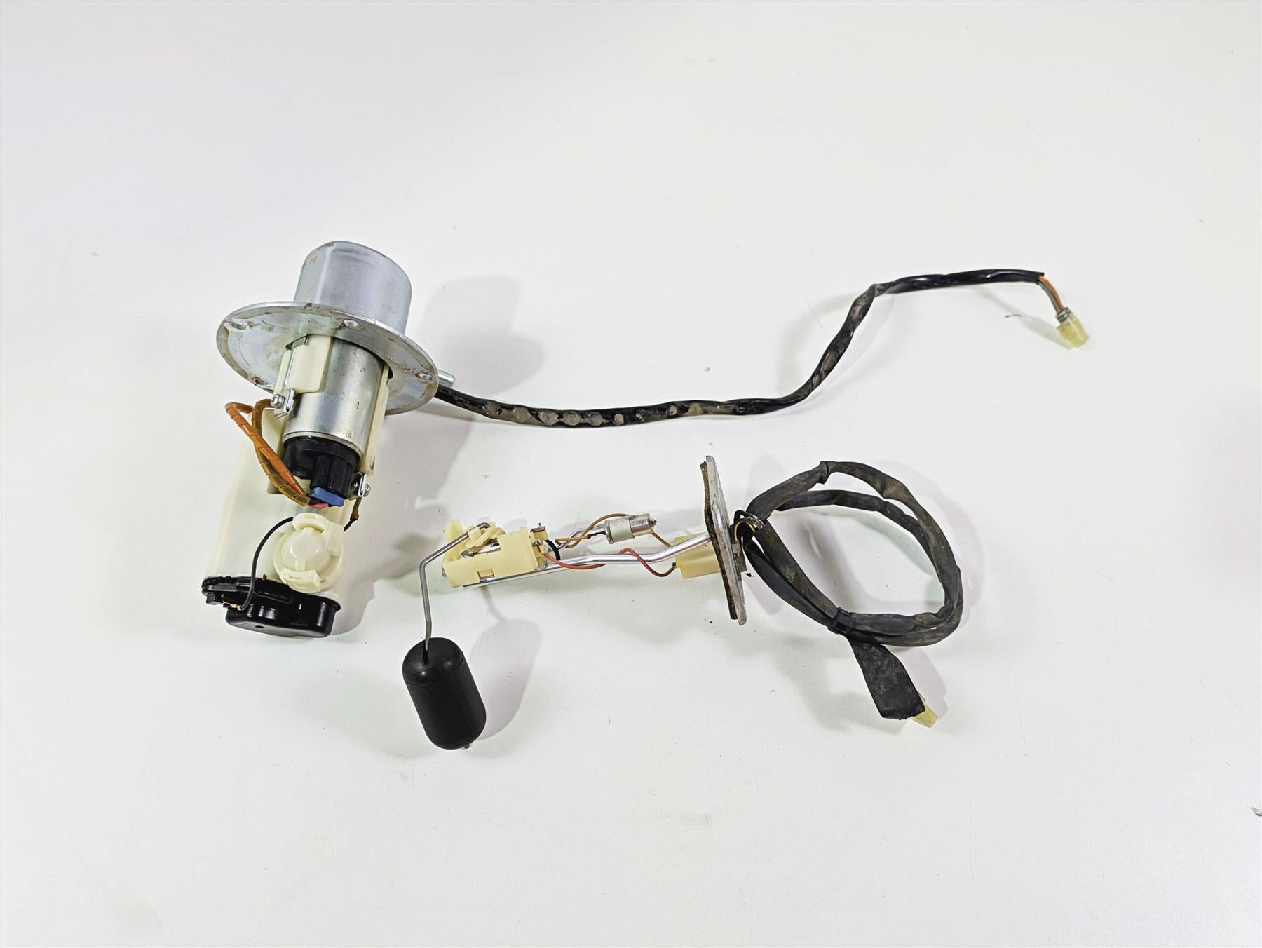 2008 Kawasaki VN1600 Vulcan Nomad Fuel Petrol Pump & Sender -Tested 49040-0008 {{ shop.shopifyCountryName }} - Mototech271