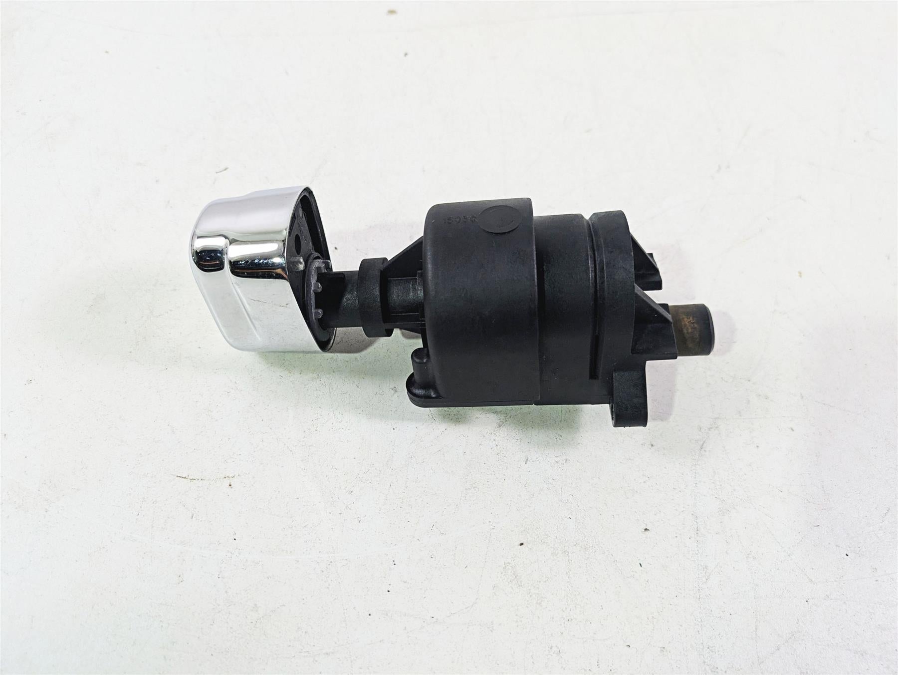 2015 Harley Touring FLHTKL Electra Glide Ignition Switch - Vin 71400012B