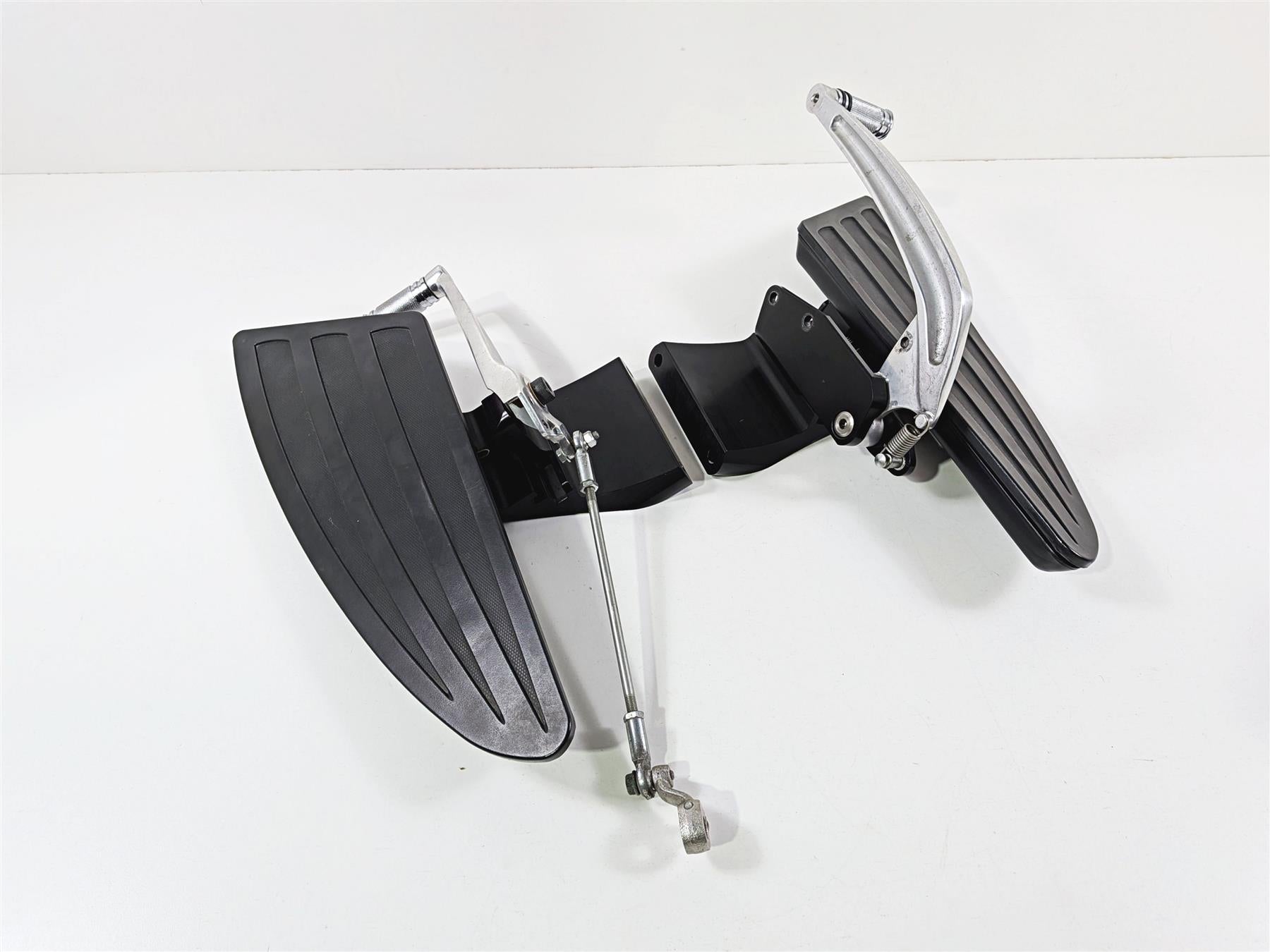 2013 Victory Vision Tour Left Right Floor Board Shifter Brake Pedal 5134178 5137197 {{ shop.shopifyCountryName }} - Mototech271