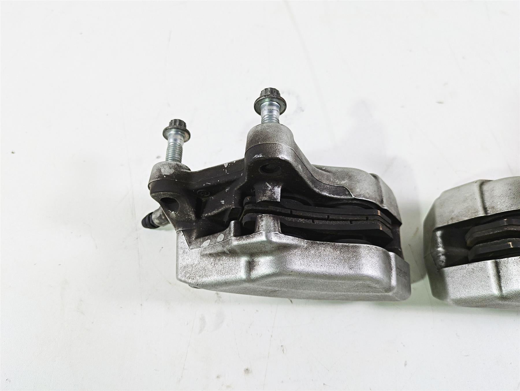 2017 Harley Touring FLHTKSE CVO E-Glide Front Brake Caliper Set 42938-08 {{ shop.shopifyCountryName }} - Mototech271
