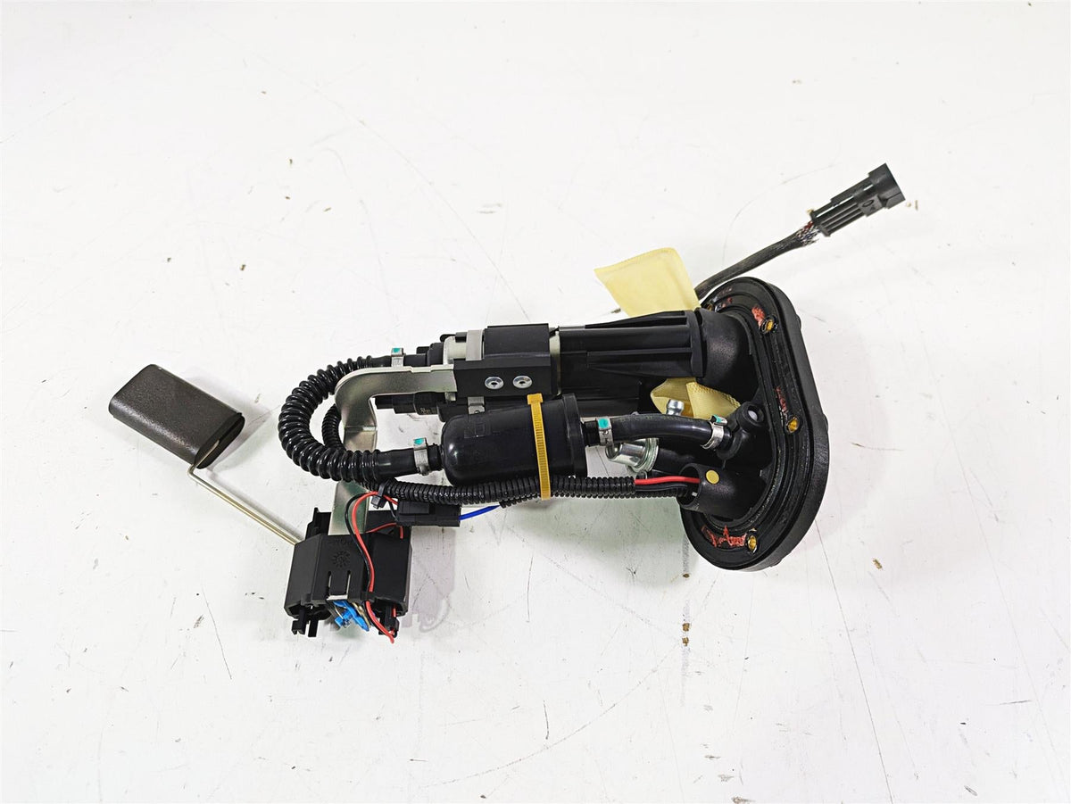 2021 Aprilia RS660 Fuel Gas Petrol Pump & Level Sending Unit 2K -Tested 2D000547 {{ shop.shopifyCountryName }} - Mototech271