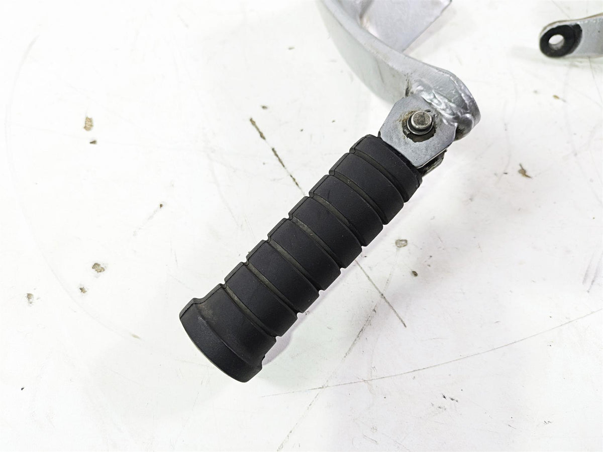 2004 Victory Kingpin Rear Passenger Pillion Footpeg Foot Peg Set 1014126 1014127 {{ shop.shopifyCountryName }} - Mototech271