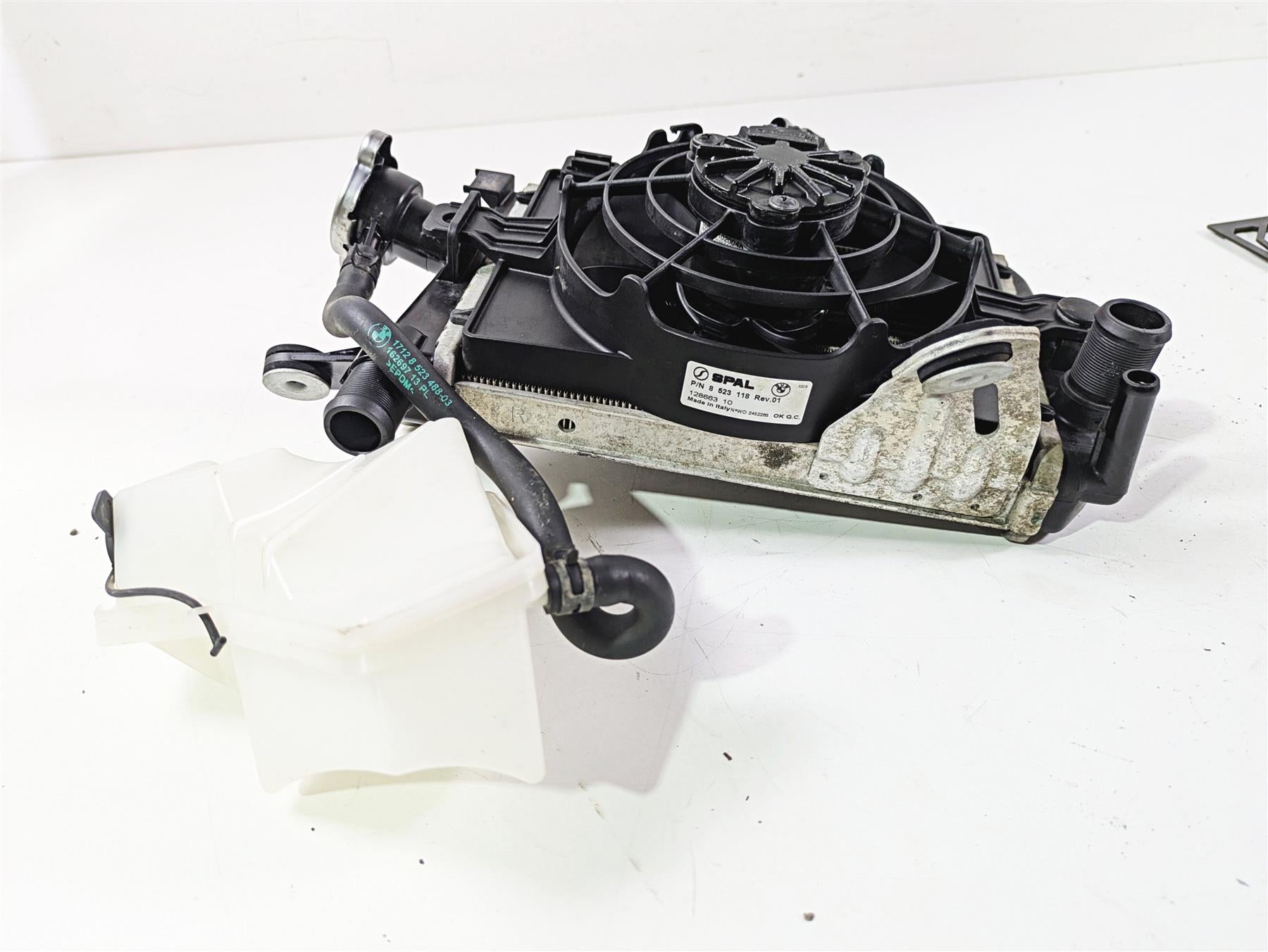 2015 BMW R1200 GS Adv K51 Right Radiator Fan Reservoir & Cover 17118546416 {{ shop.shopifyCountryName }} - Mototech271