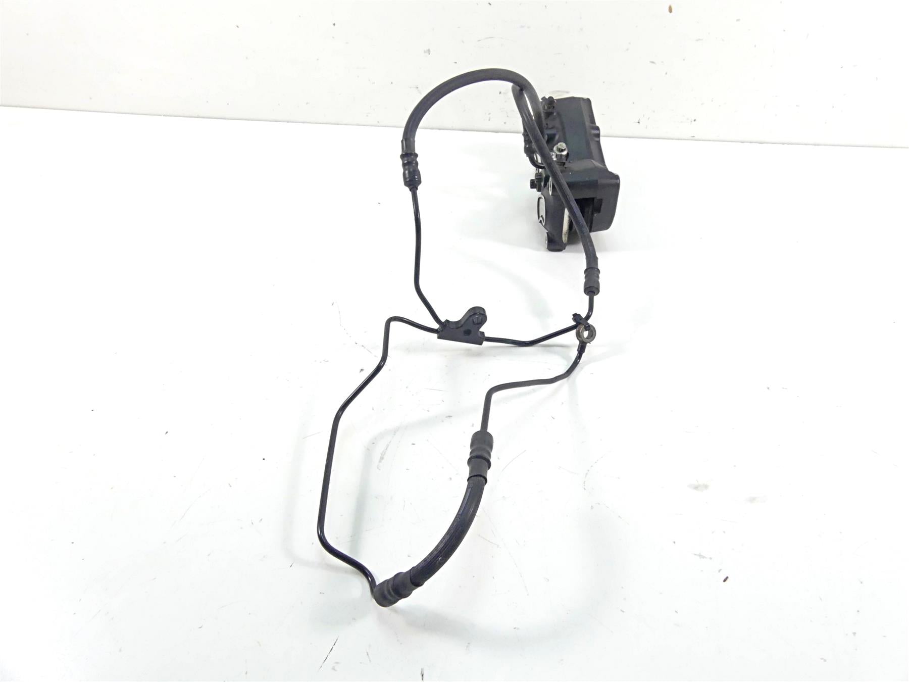 2007 Harley Touring FLHRC Road King Front Brake Caliper Set 44023-00C 44046-00D {{ shop.shopifyCountryName }} - Mototech271