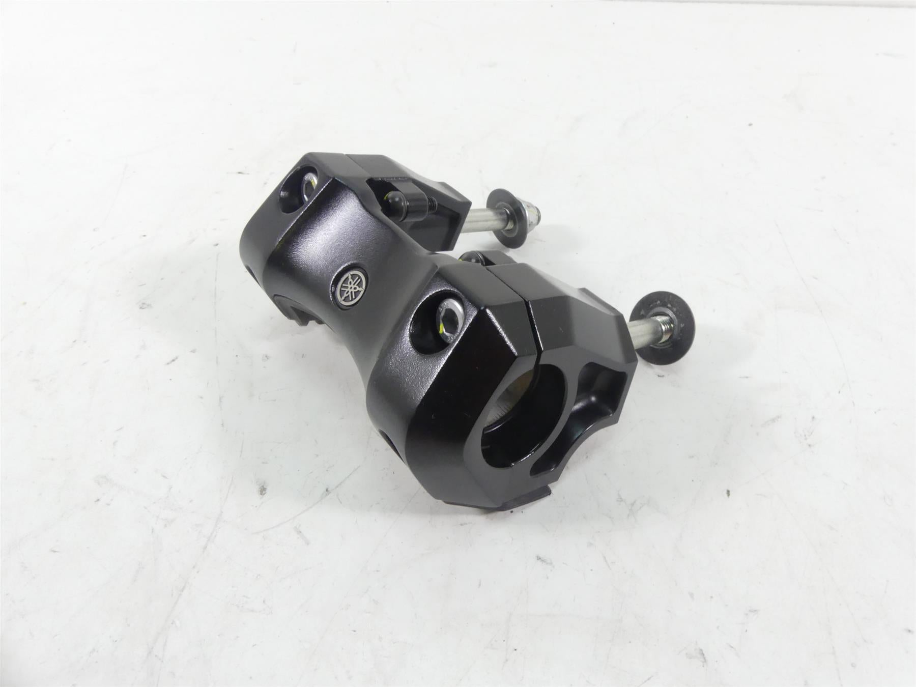 2013 Yamaha VMX17 V-Max 1700 Handlebar Handel Bar Riser Set 2S3-23441-00-00 {{ shop.shopifyCountryName }} - Mototech271