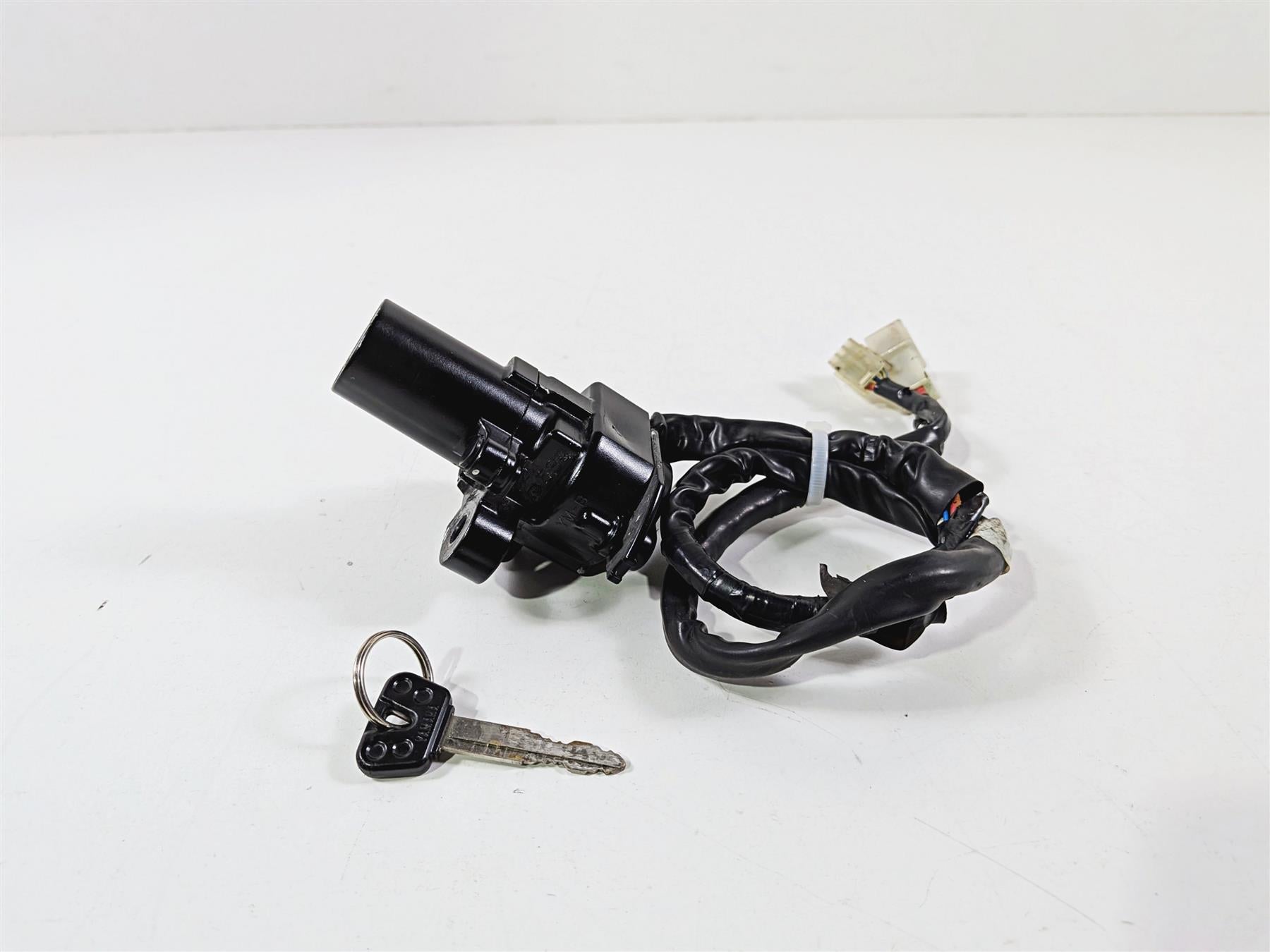 2016 Yamaha YZF R1 RN32 Ignition Switch Key Lock Set 2CR-82501-10-00 {{ shop.shopifyCountryName }} - Mototech271
