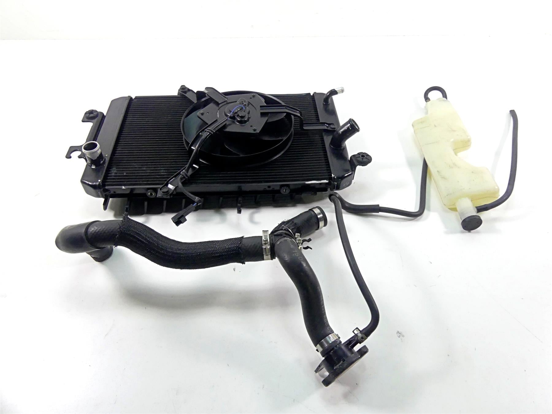 2008 Suzuki M109R VZR1800 Radiator Fan Reservoir Hoses Set - Read 17710-48G00 {{ shop.shopifyCountryName }} - Mototech271